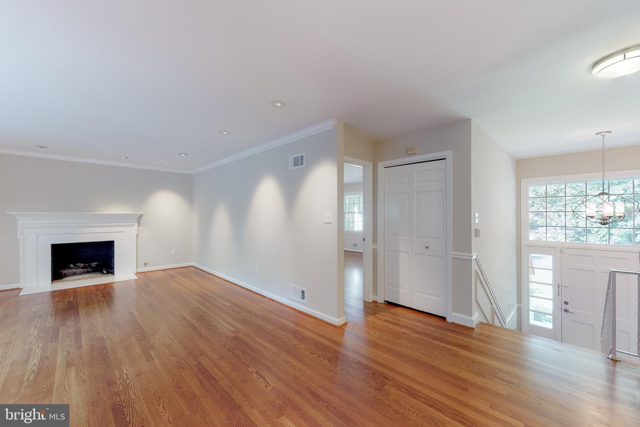 MC LEAN HAMLET - Residential