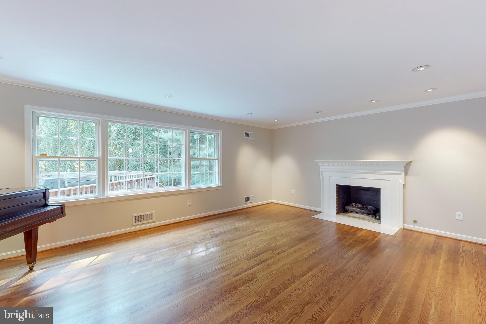 MC LEAN HAMLET - Residential