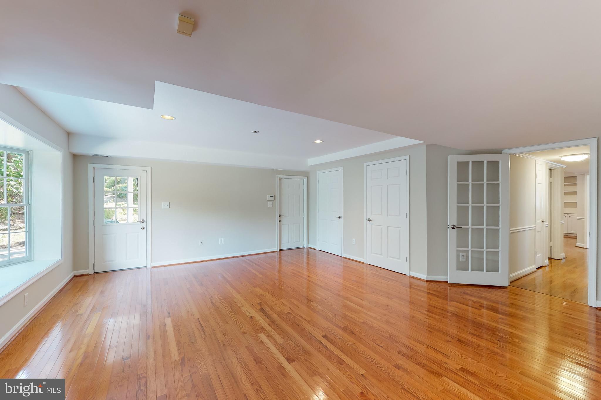 MC LEAN HAMLET - Residential