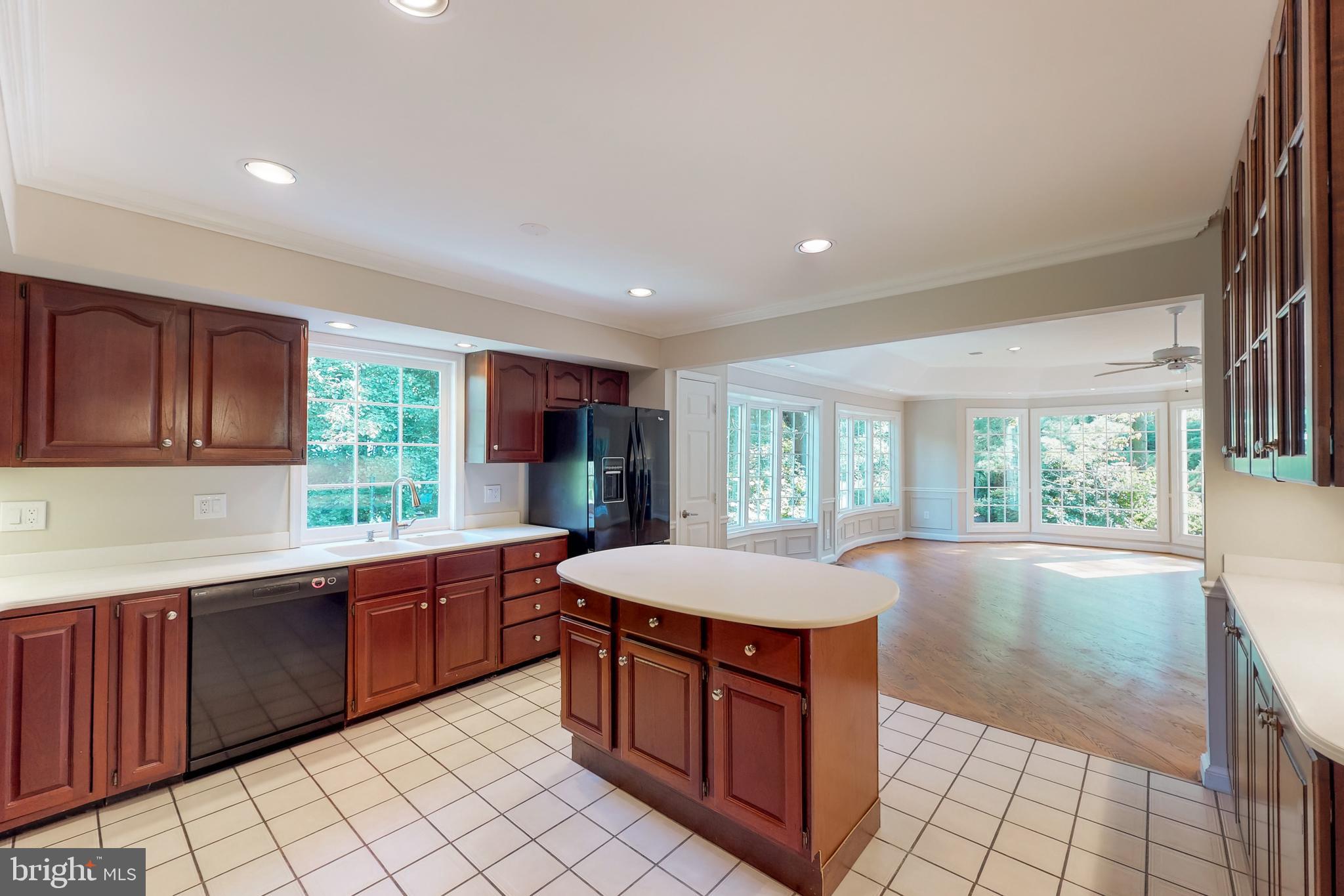 MC LEAN HAMLET - Residential