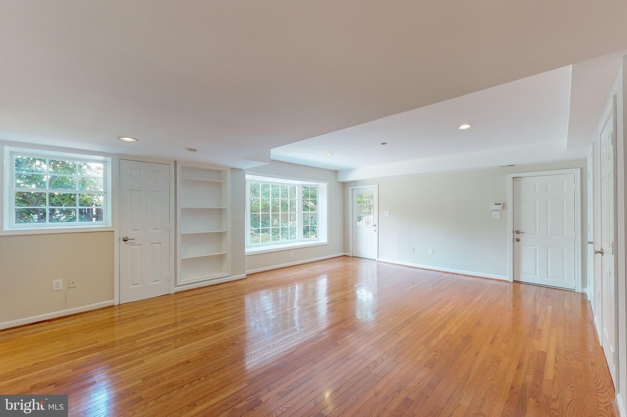 MC LEAN HAMLET - Residential