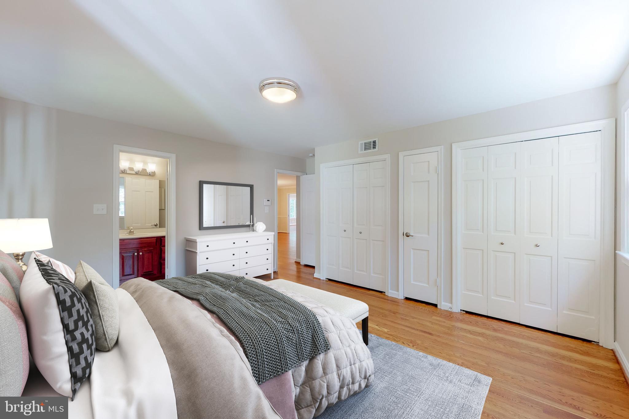 MC LEAN HAMLET - Residential