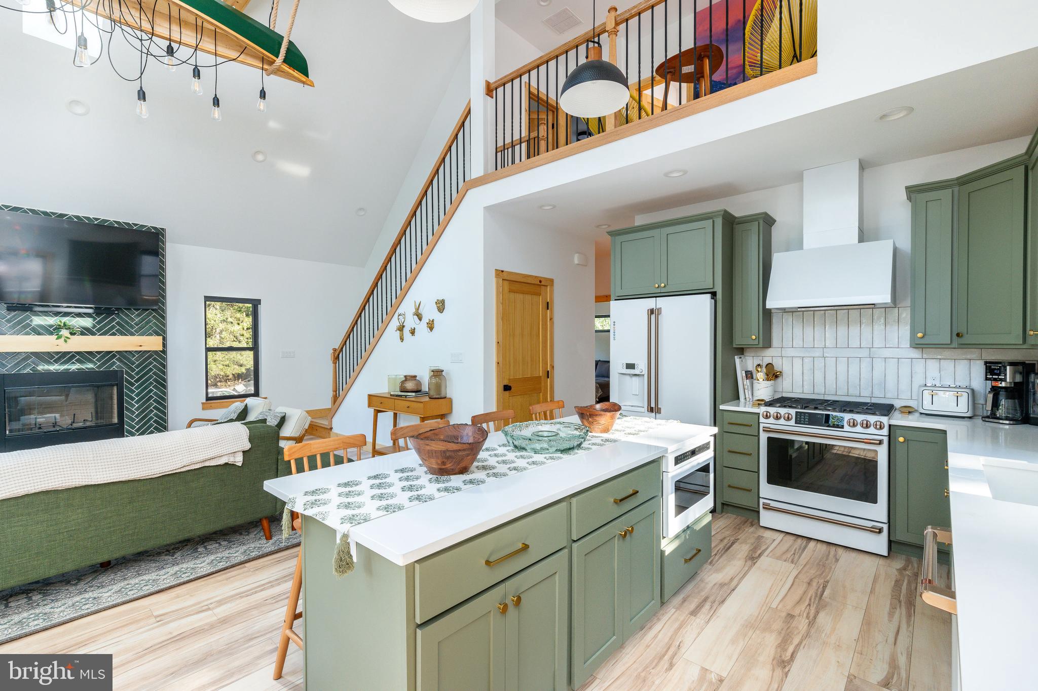 LAKE HARMONY - Residential