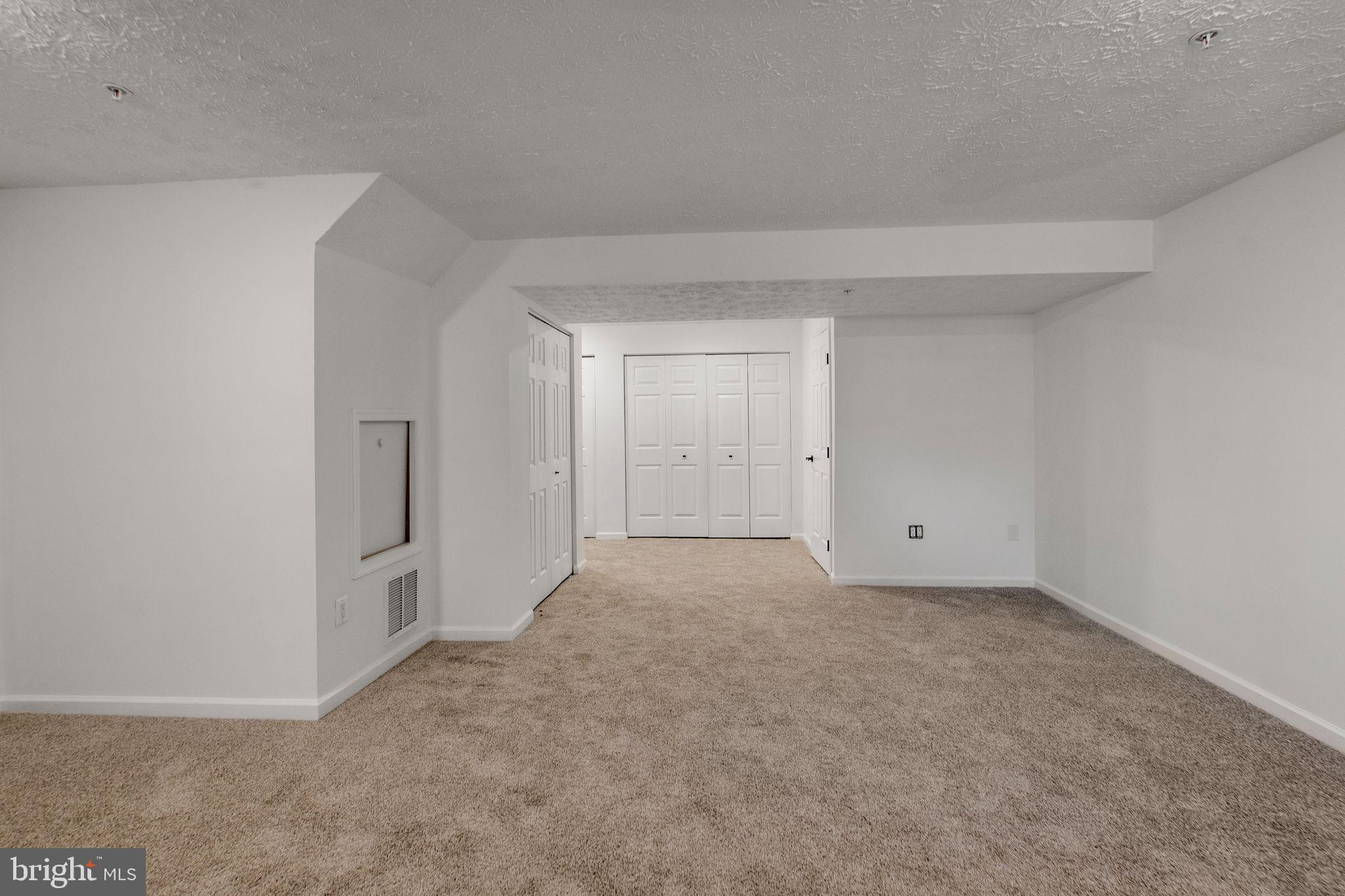 FOX CHASE - Residential