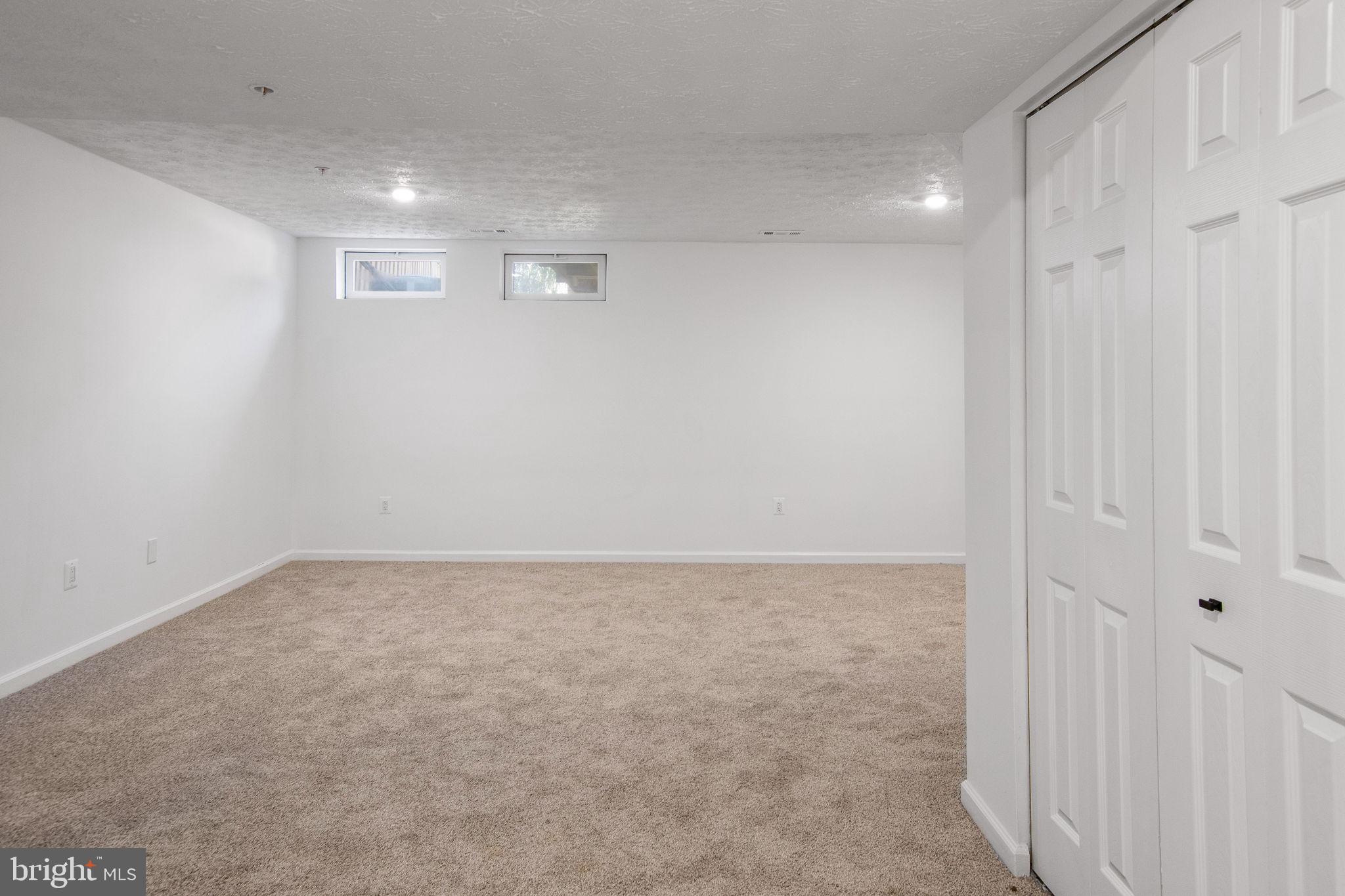 FOX CHASE - Residential