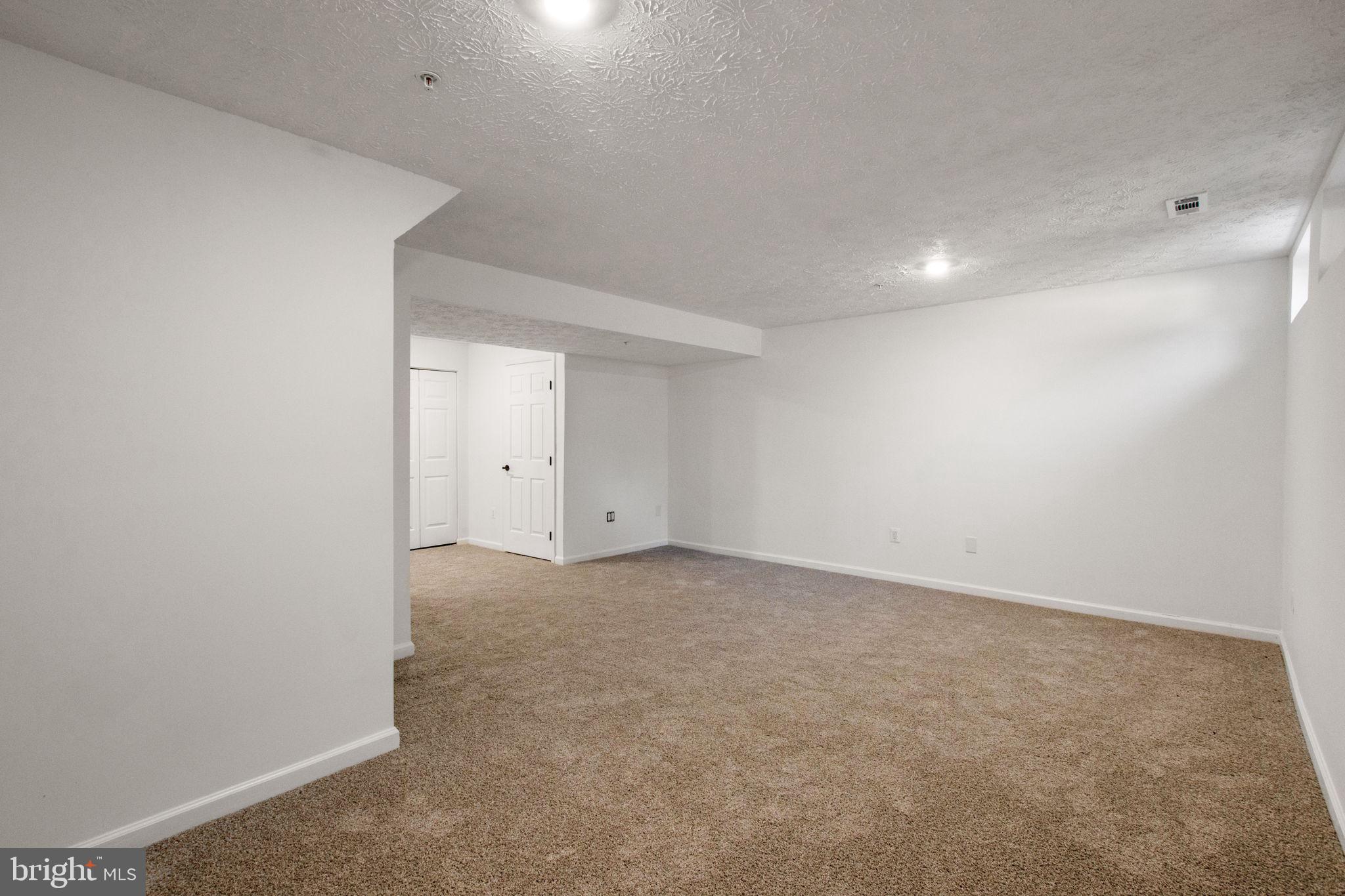 FOX CHASE - Residential