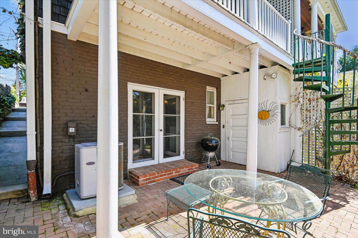 HISTORIC DISTRICT - Residential