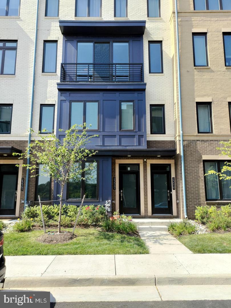 LOUDOUN VALLEY CARLISLE - Residential Lease