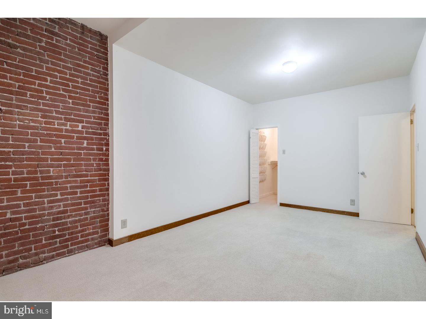 OLD CITY - Residential Lease