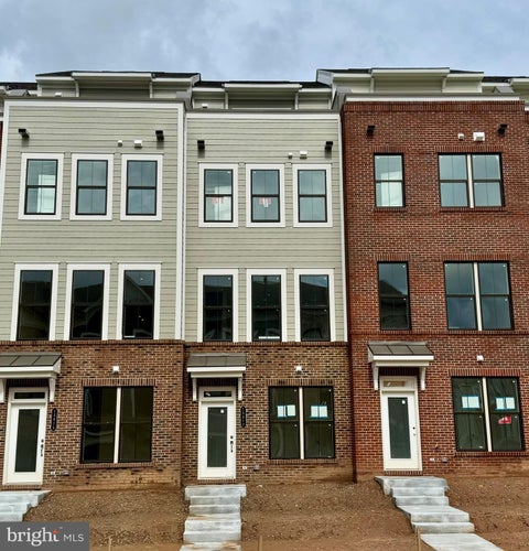 Townhouse For Sale - 13817 Chrisswind Avenue<br/> WOODBRIDGE, VA 22191