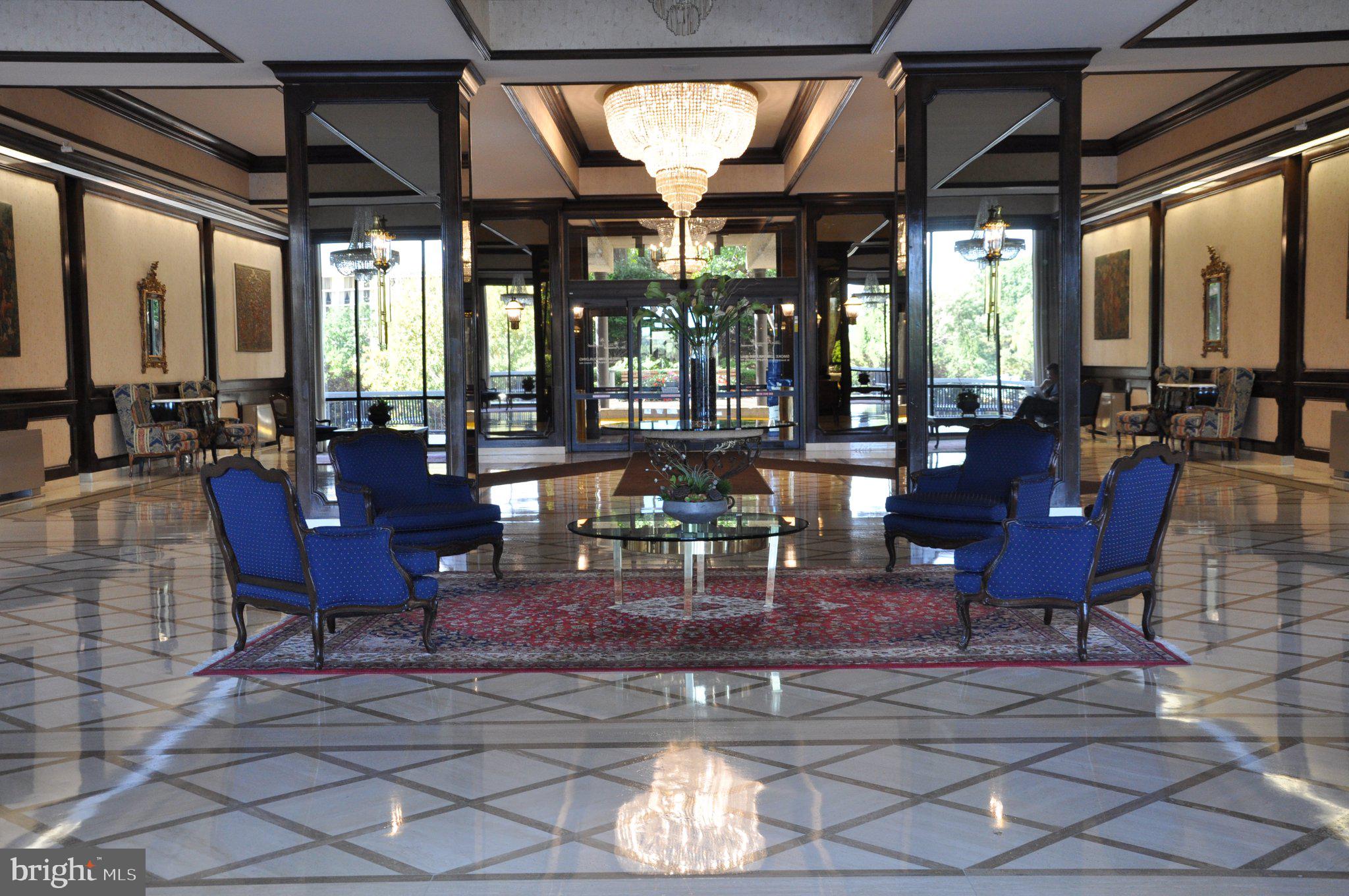 PROMENADE TOWERS - Residential