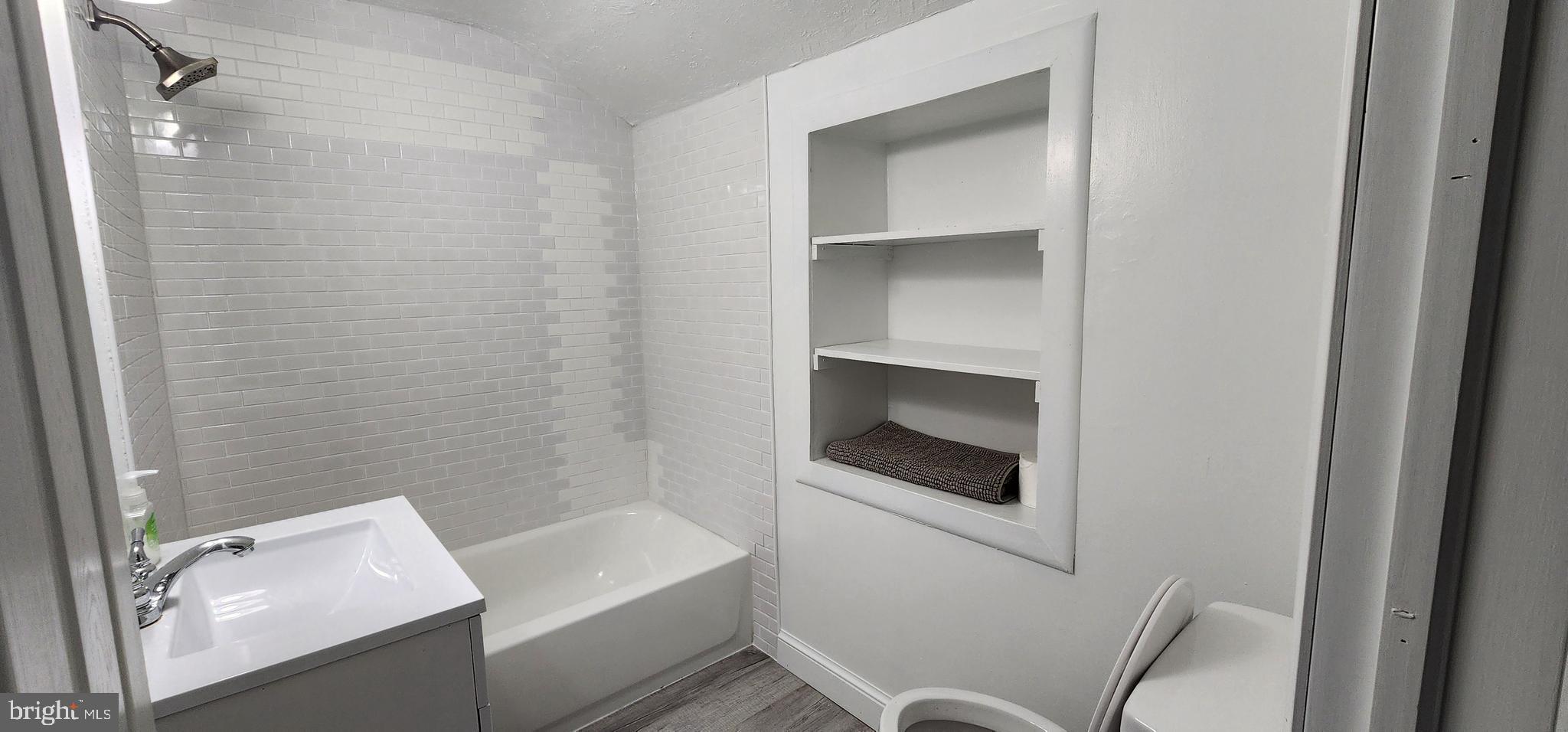 OAKFORD - Residential Lease
