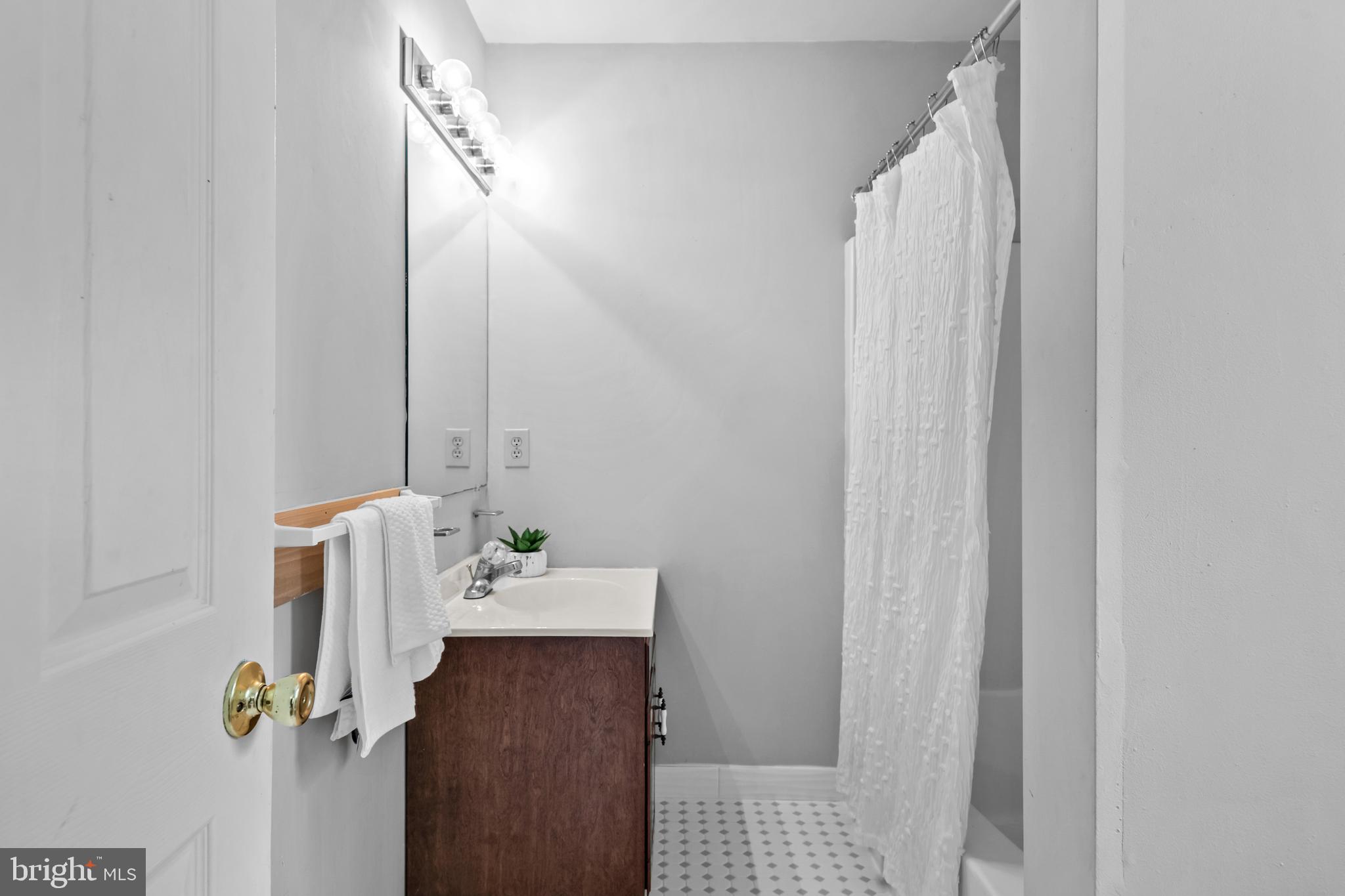 OAK TERRACE - Residential