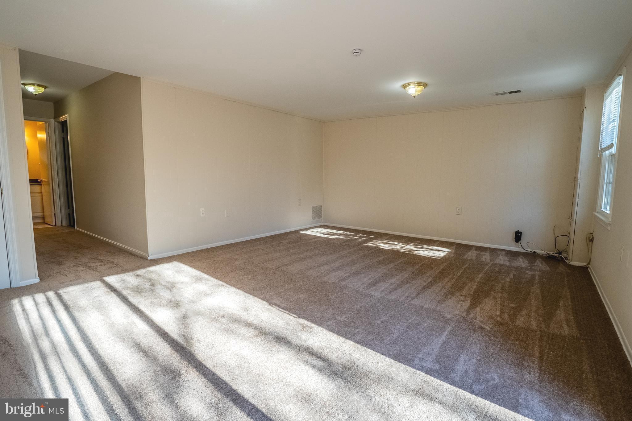 LAKE RIDGE - Residential Lease