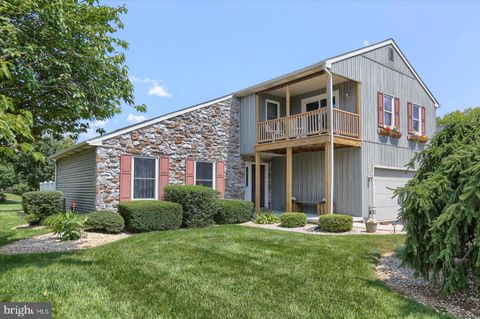 Photo of 83 SOUTH AVE, LANDISVILLE, PA 17538 (MLS # PALA2038898)