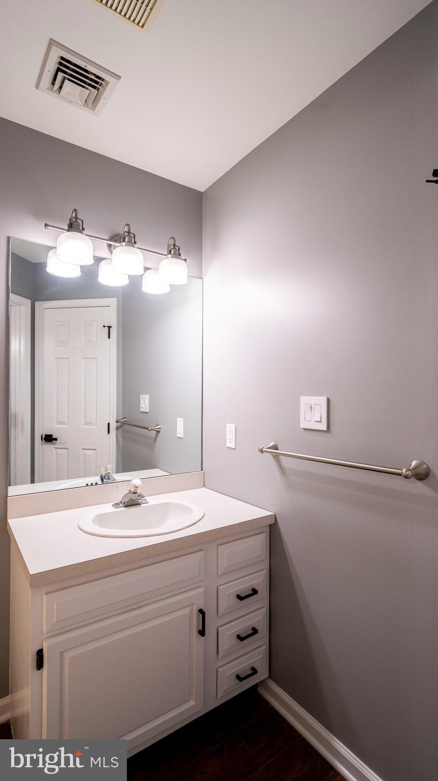 HIGH POINTE - Residential