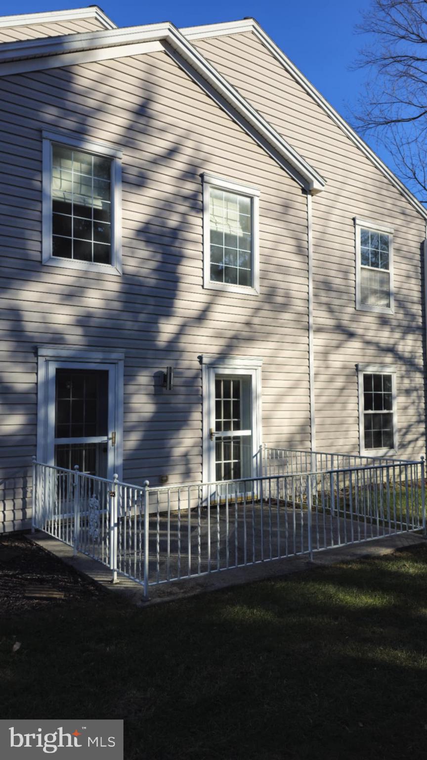 2301 E SLATER HILL LANE E 48