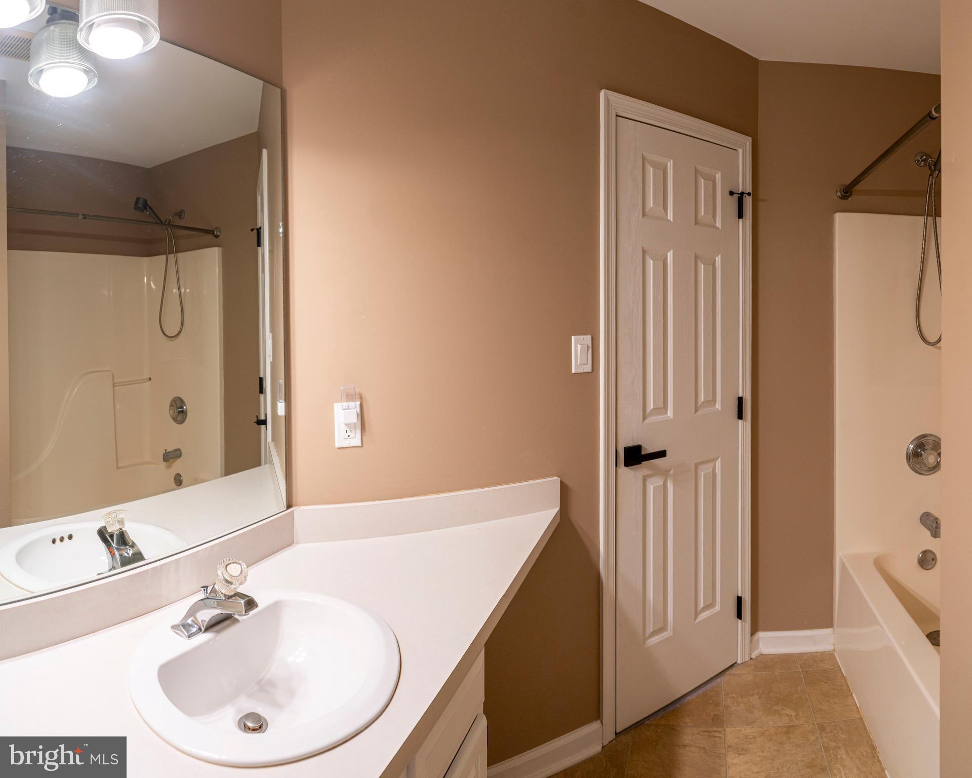 HIGH POINTE - Residential