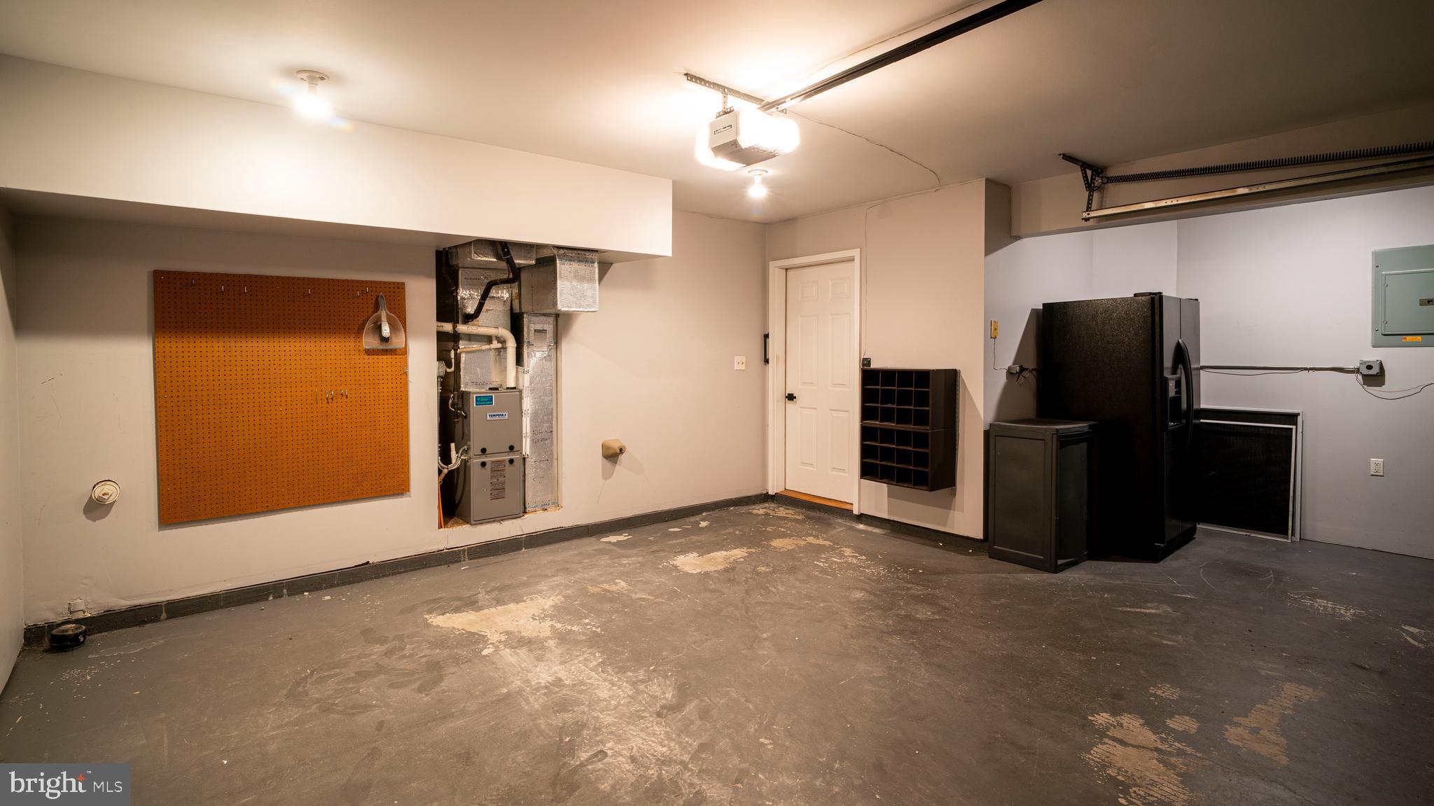 HIGH POINTE - Residential