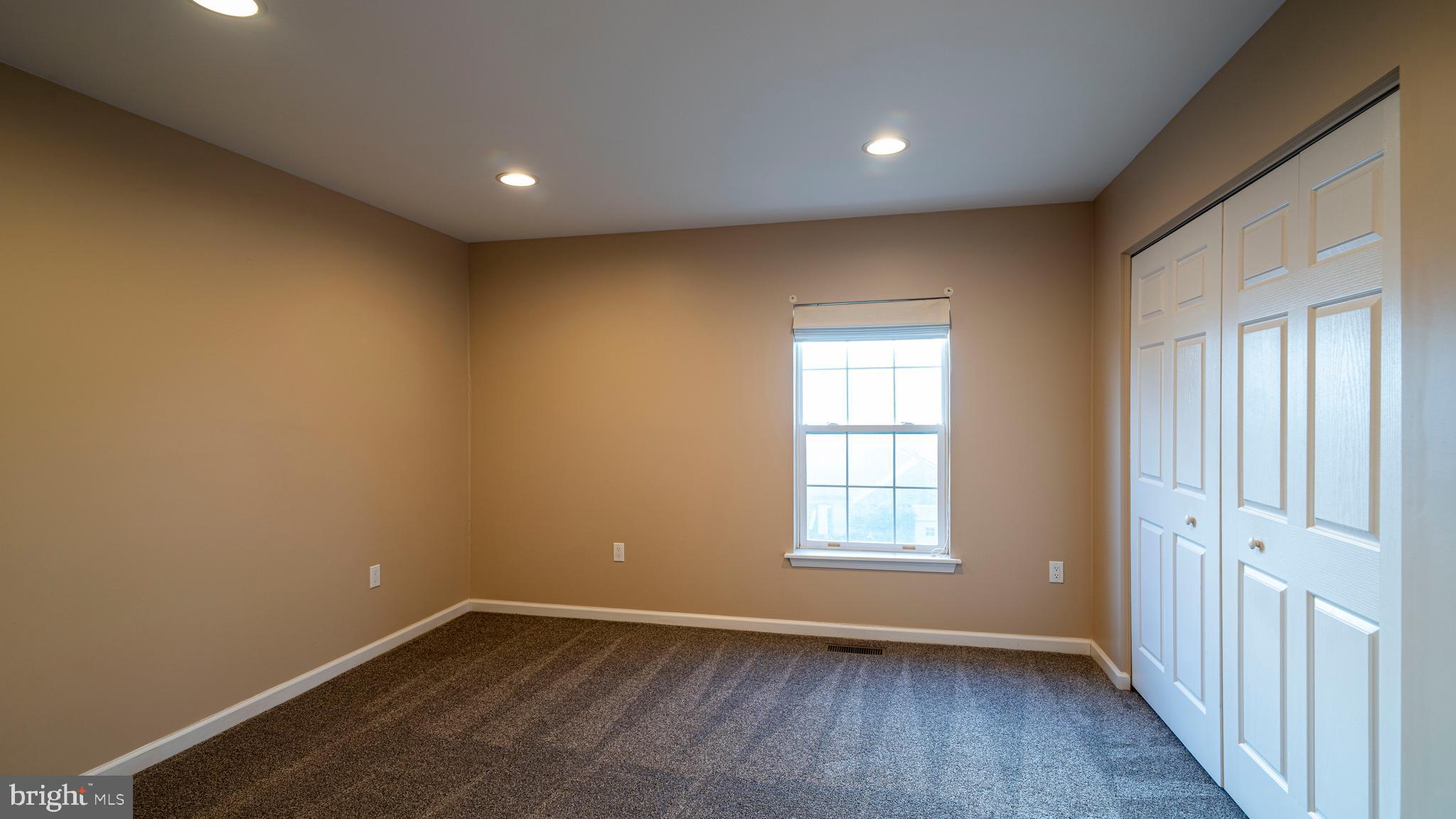 HIGH POINTE - Residential