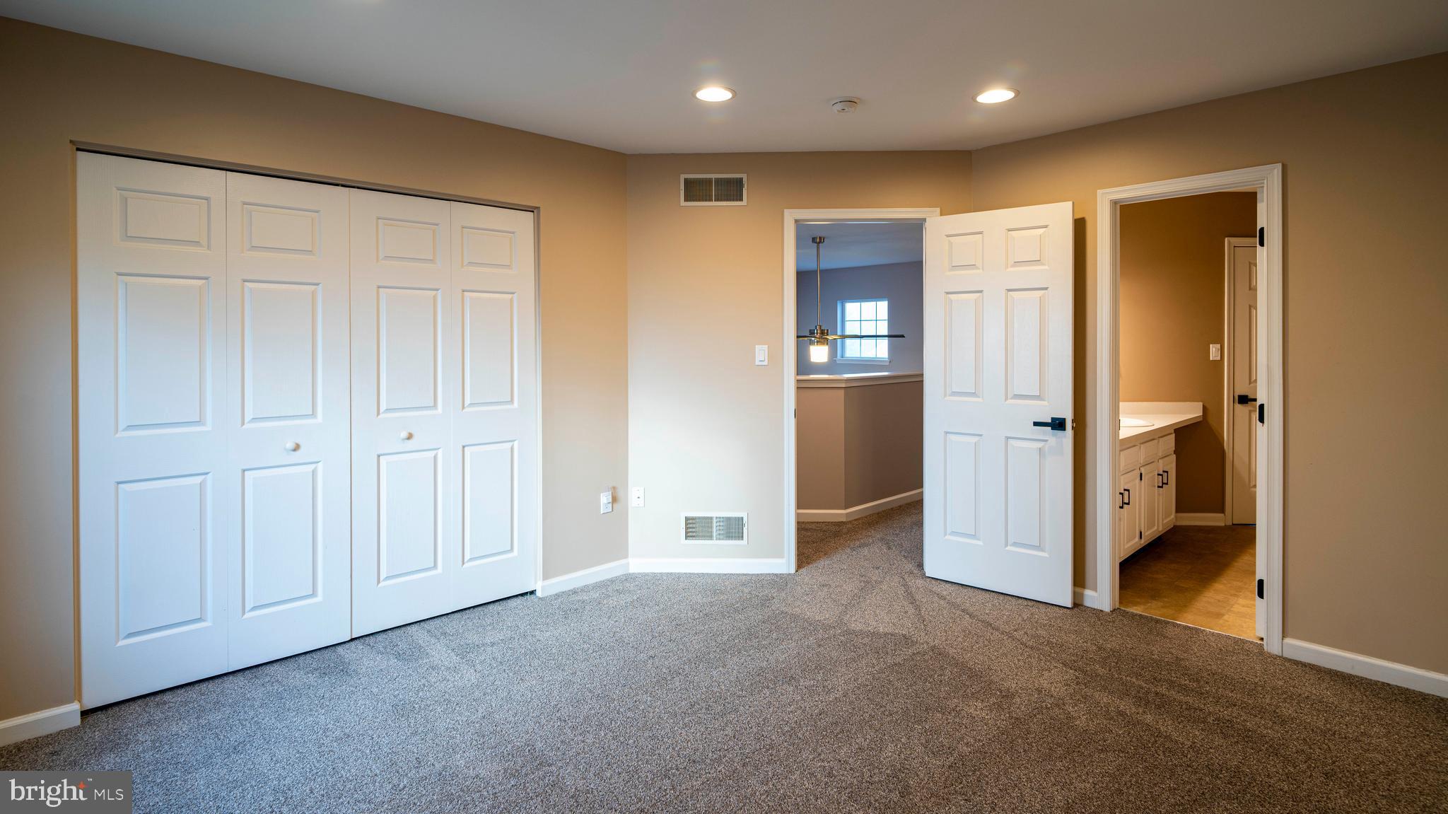 HIGH POINTE - Residential