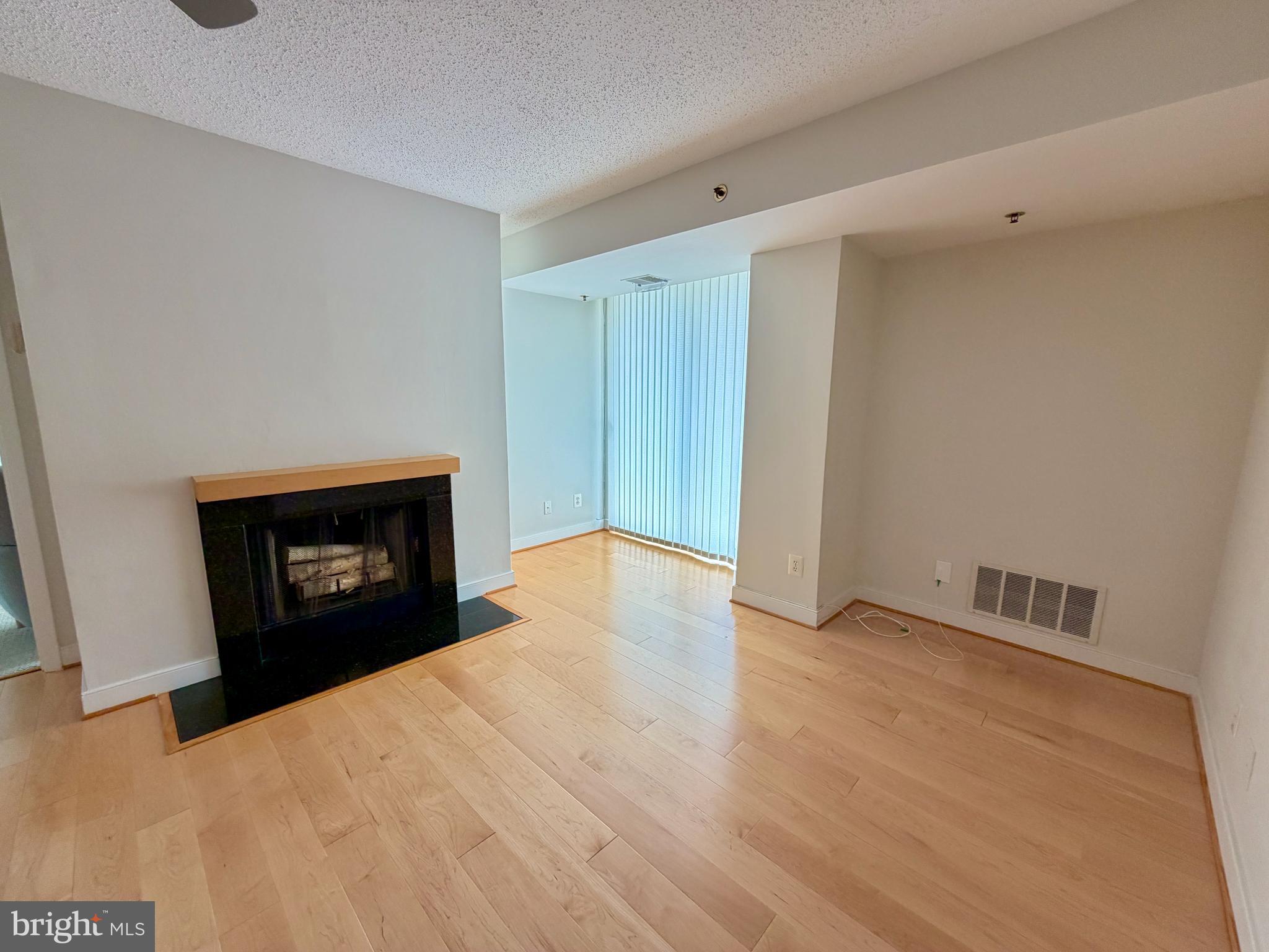 7500 WOODMONT AVENUE S1019