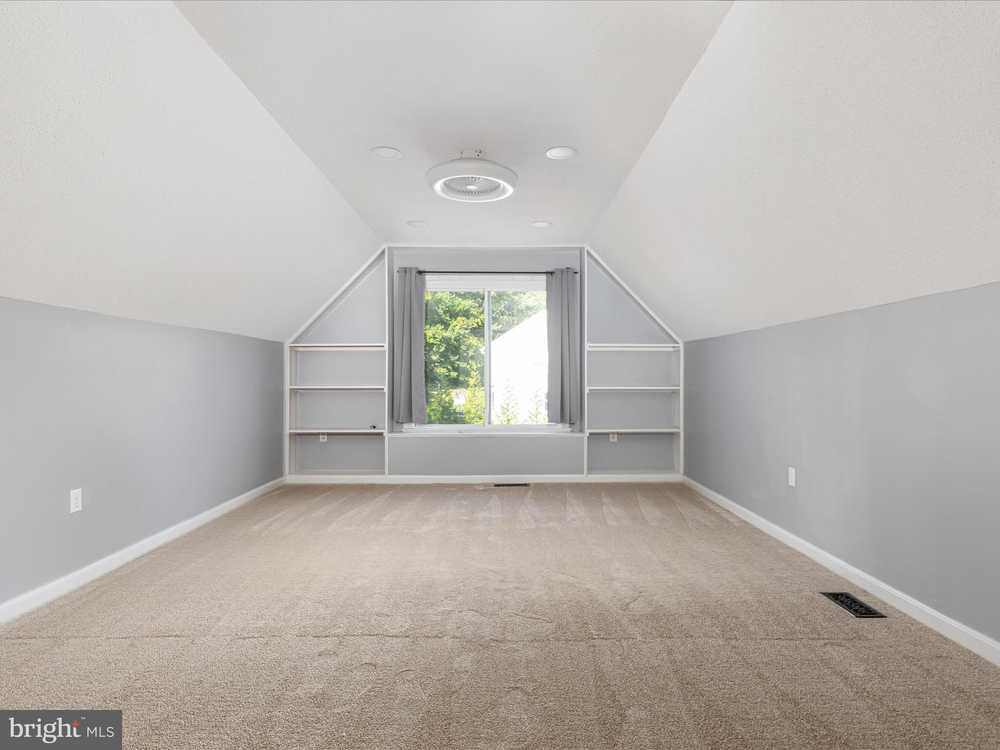 NEABSCO HILLS - Residential