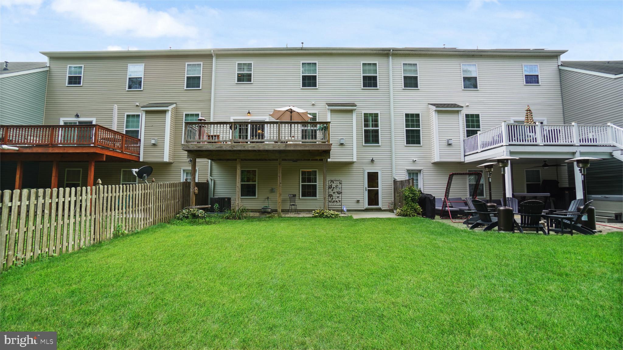 LAKELANDS AT EASTON - Residential