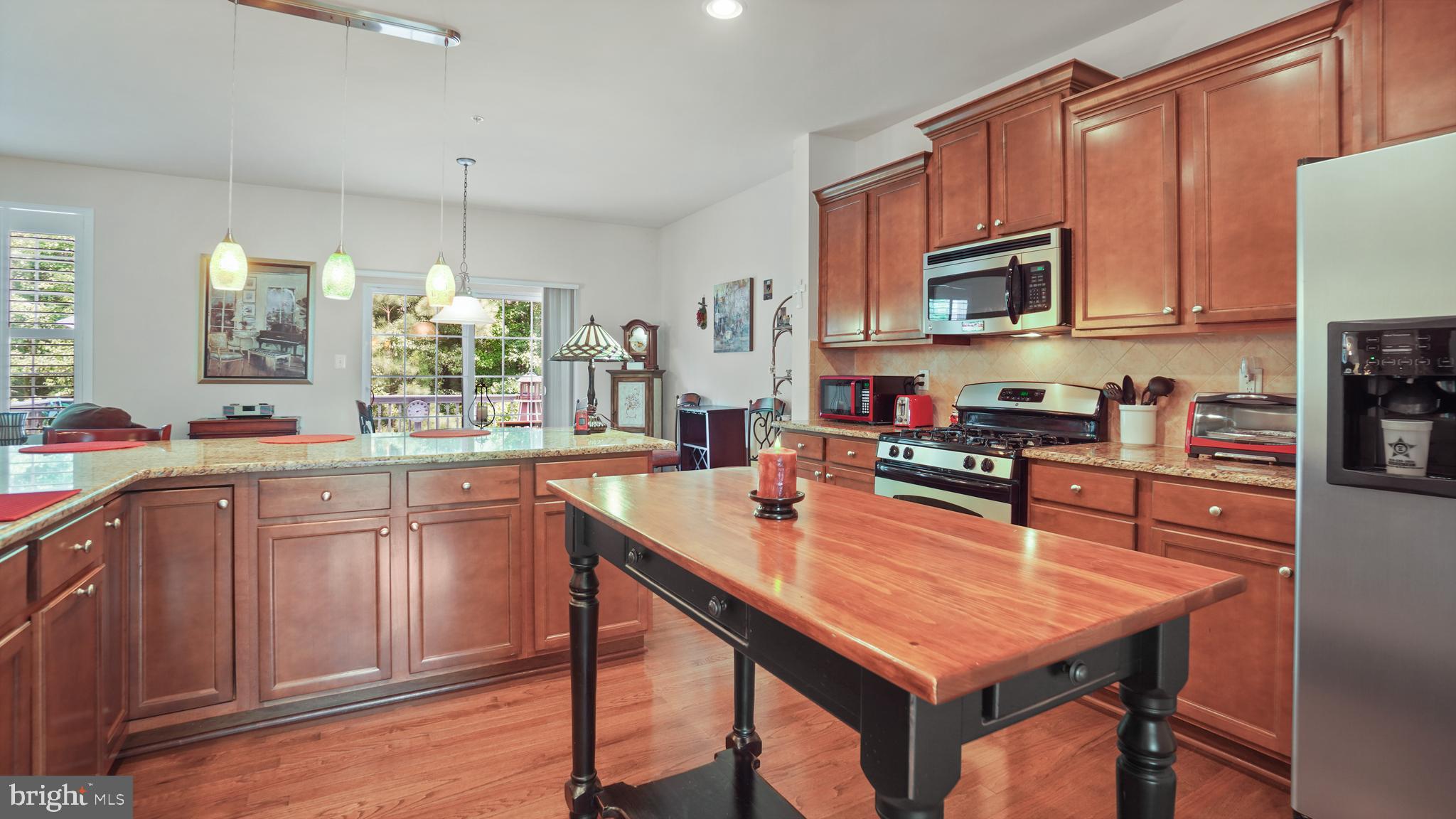 LAKELANDS AT EASTON - Residential