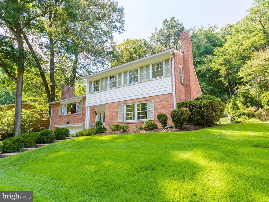 Ultra-private 18,509 s.f. lot across from Gulf Branch Nature Park. Quality-crafted & meticulously maintained. Only 2 owners since built.  Appealing light/bright Fam. Rm. Roomy and versatile floor plan. Easy-care Brick & HardiPlank siding. 2012 Roof.  5 ceiling fans; 2004 CAC & Gutter Guards & lots more.  500 s.f. oversized dbl. garage with hidden "bonus" room; exercise/hobby/storage? A true gem.