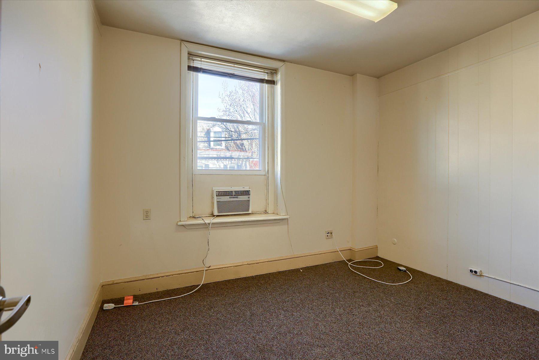 COLLEGE HILL - Commercial Sale