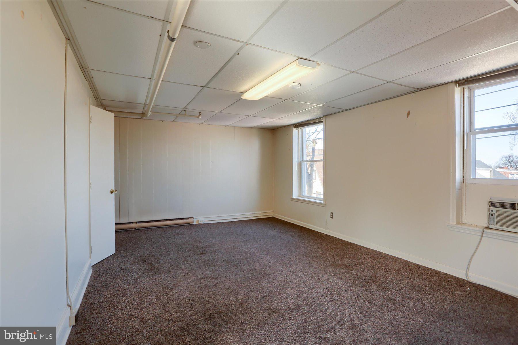 COLLEGE HILL - Commercial Sale