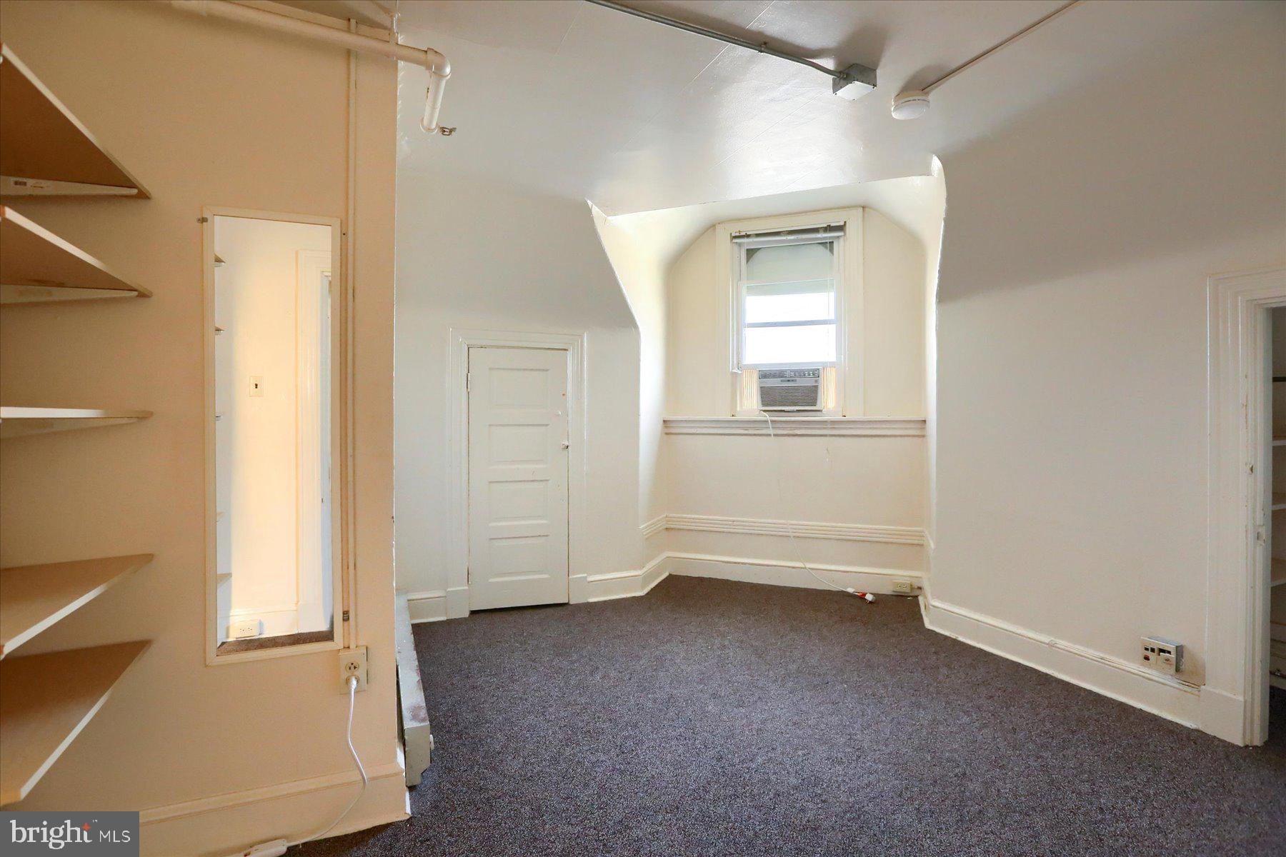 COLLEGE HILL - Commercial Sale