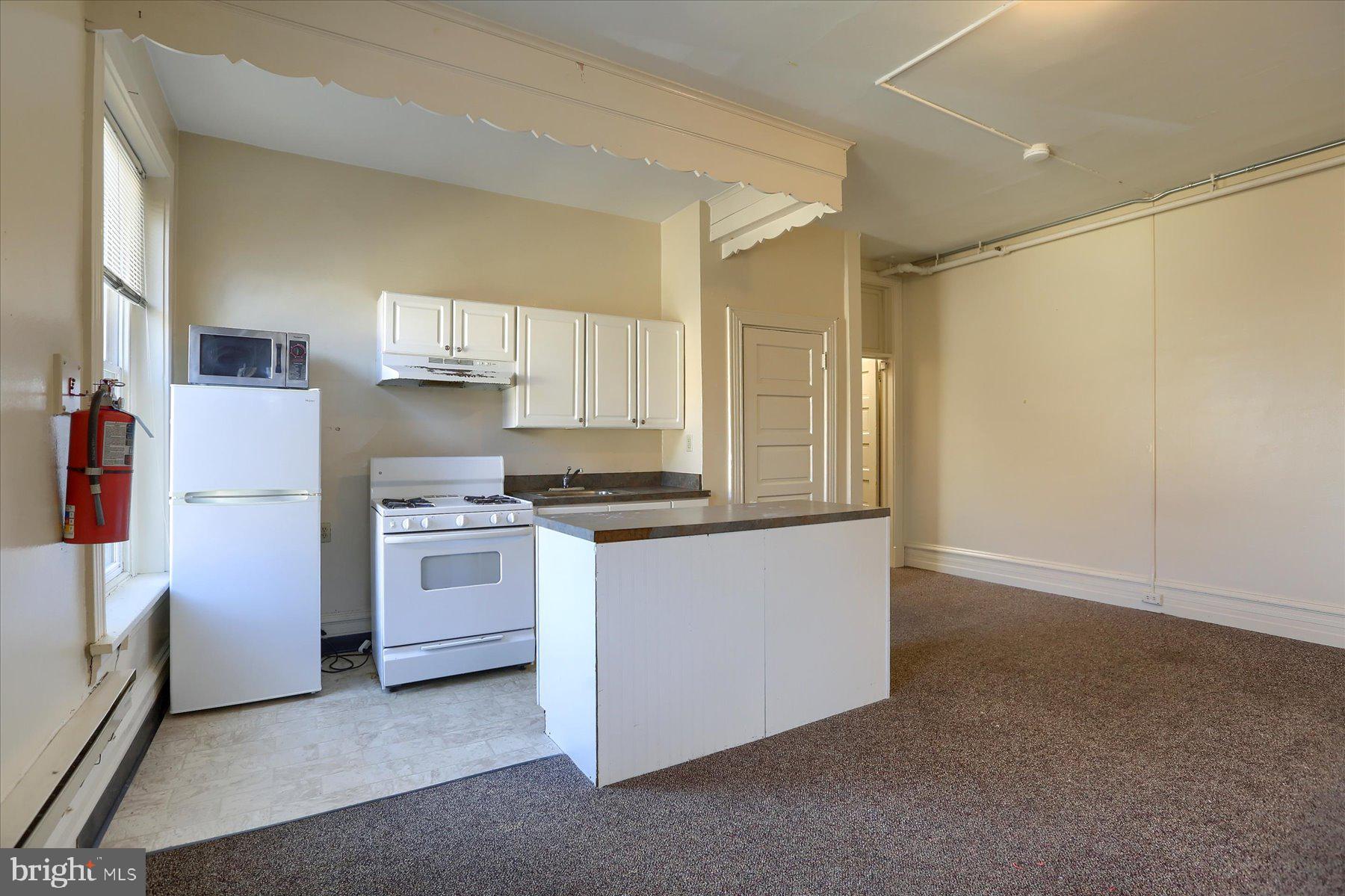 COLLEGE HILL - Commercial Sale