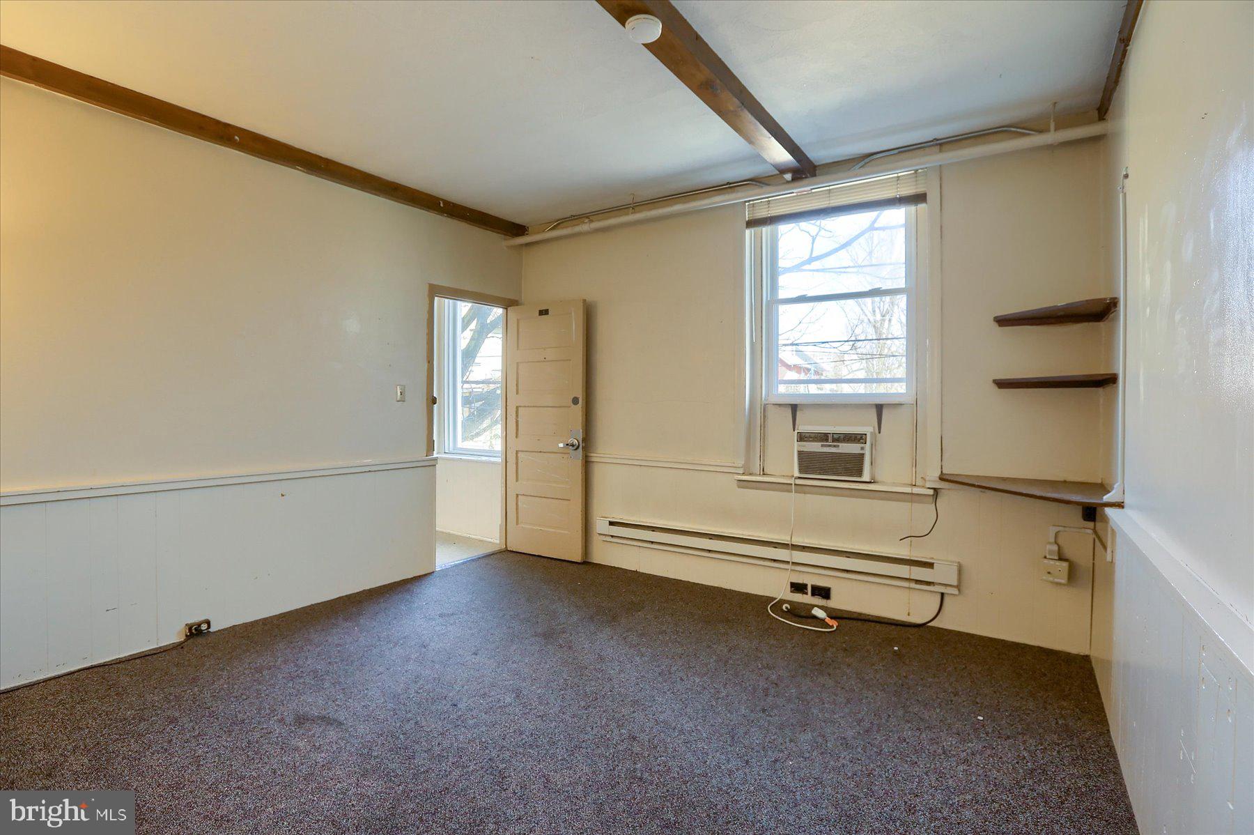 COLLEGE HILL - Commercial Sale