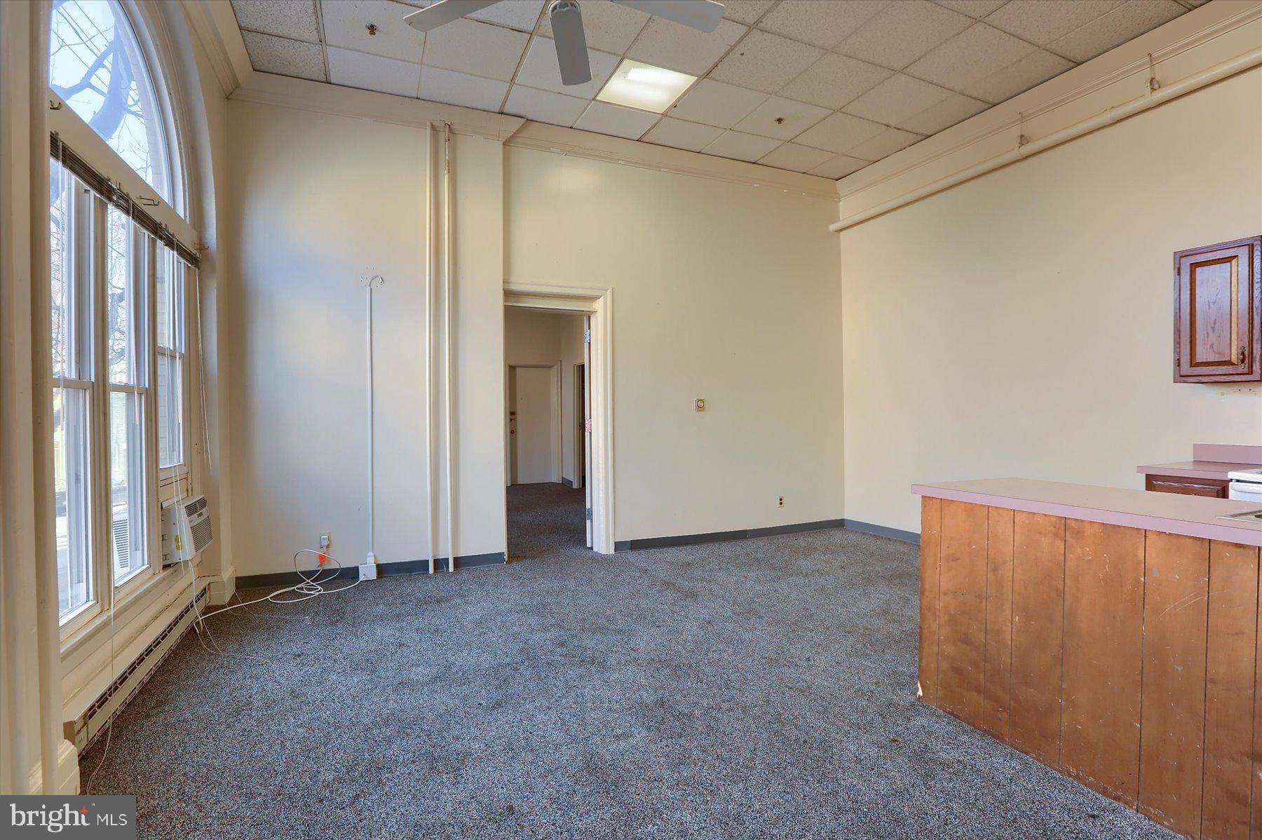 COLLEGE HILL - Commercial Sale