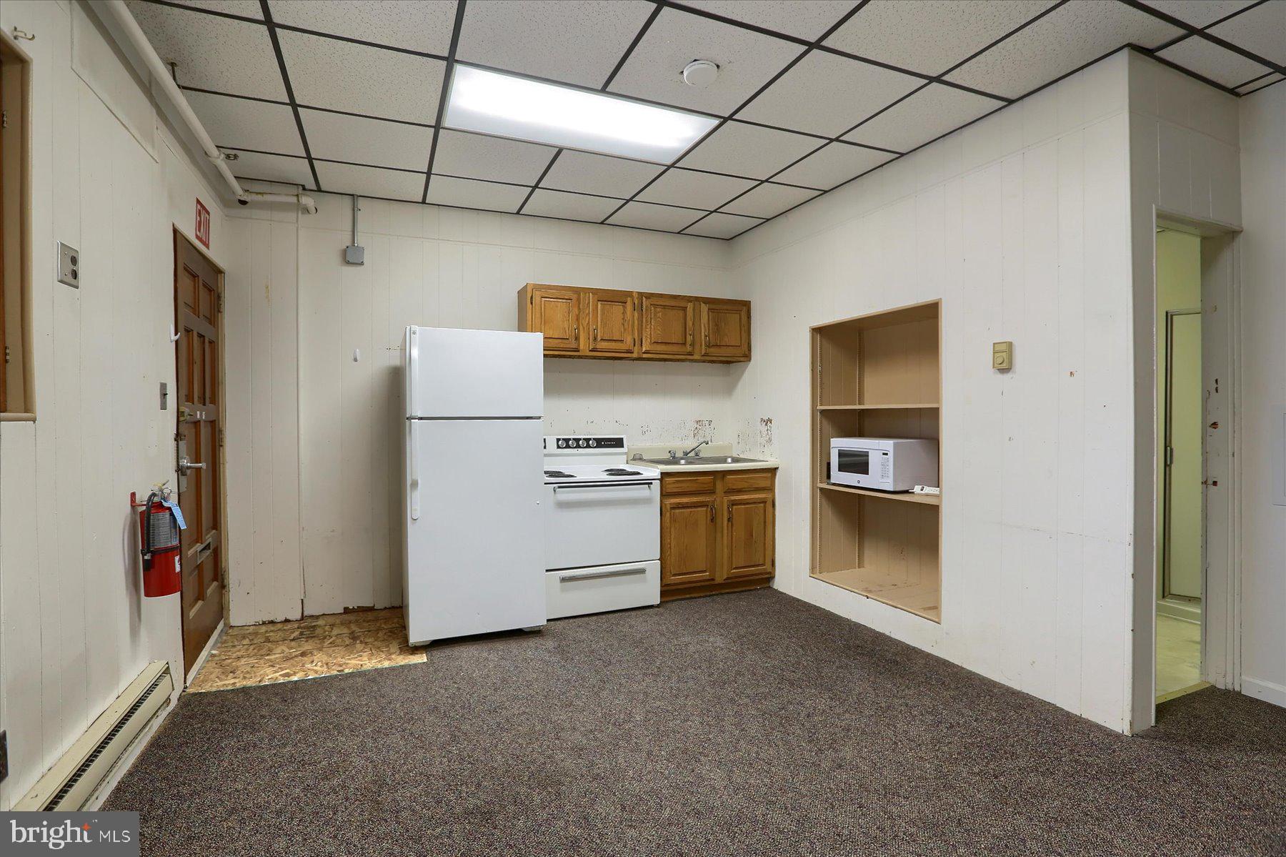 COLLEGE HILL - Commercial Sale