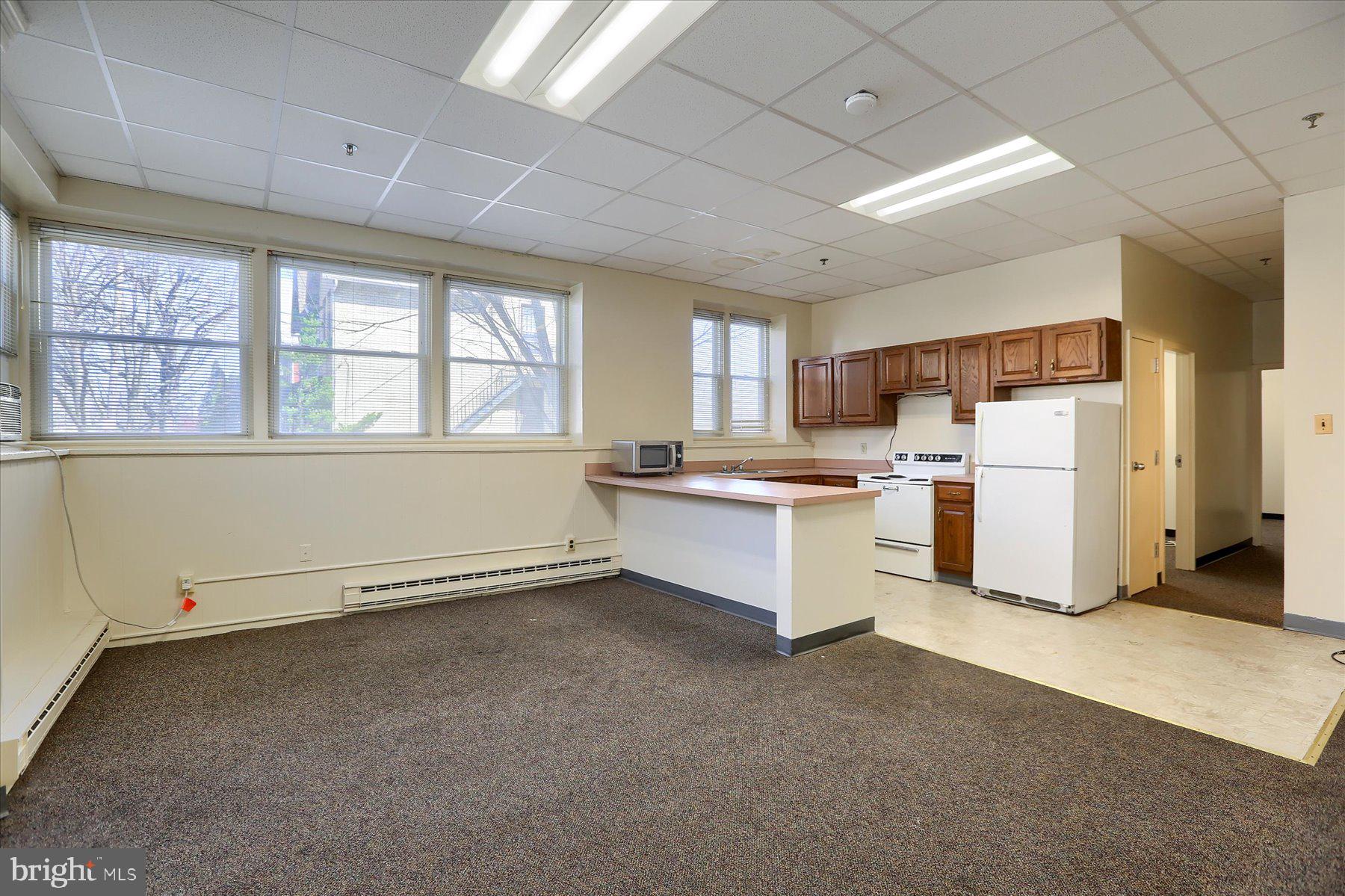 COLLEGE HILL - Commercial Sale