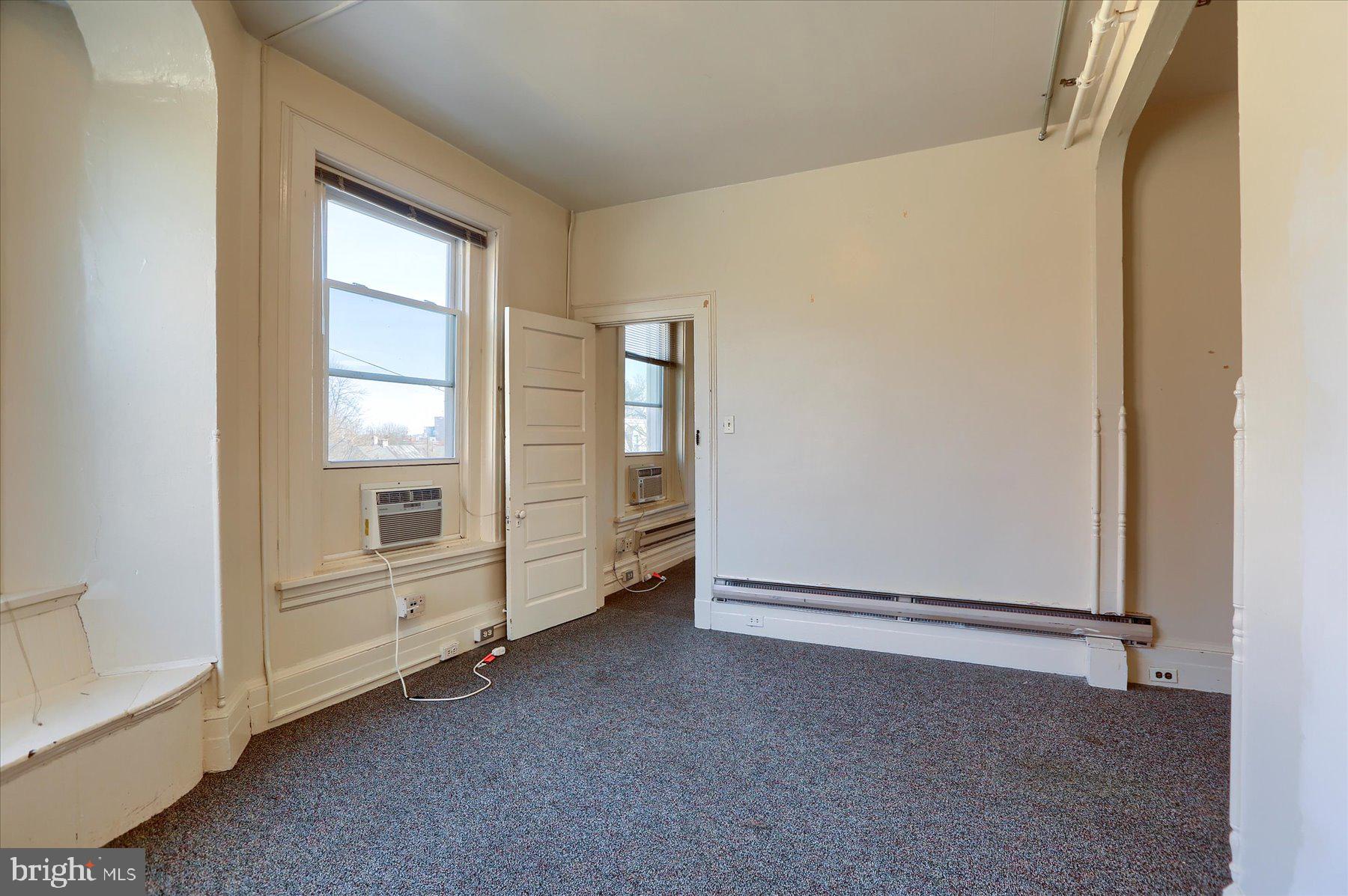 COLLEGE HILL - Commercial Sale