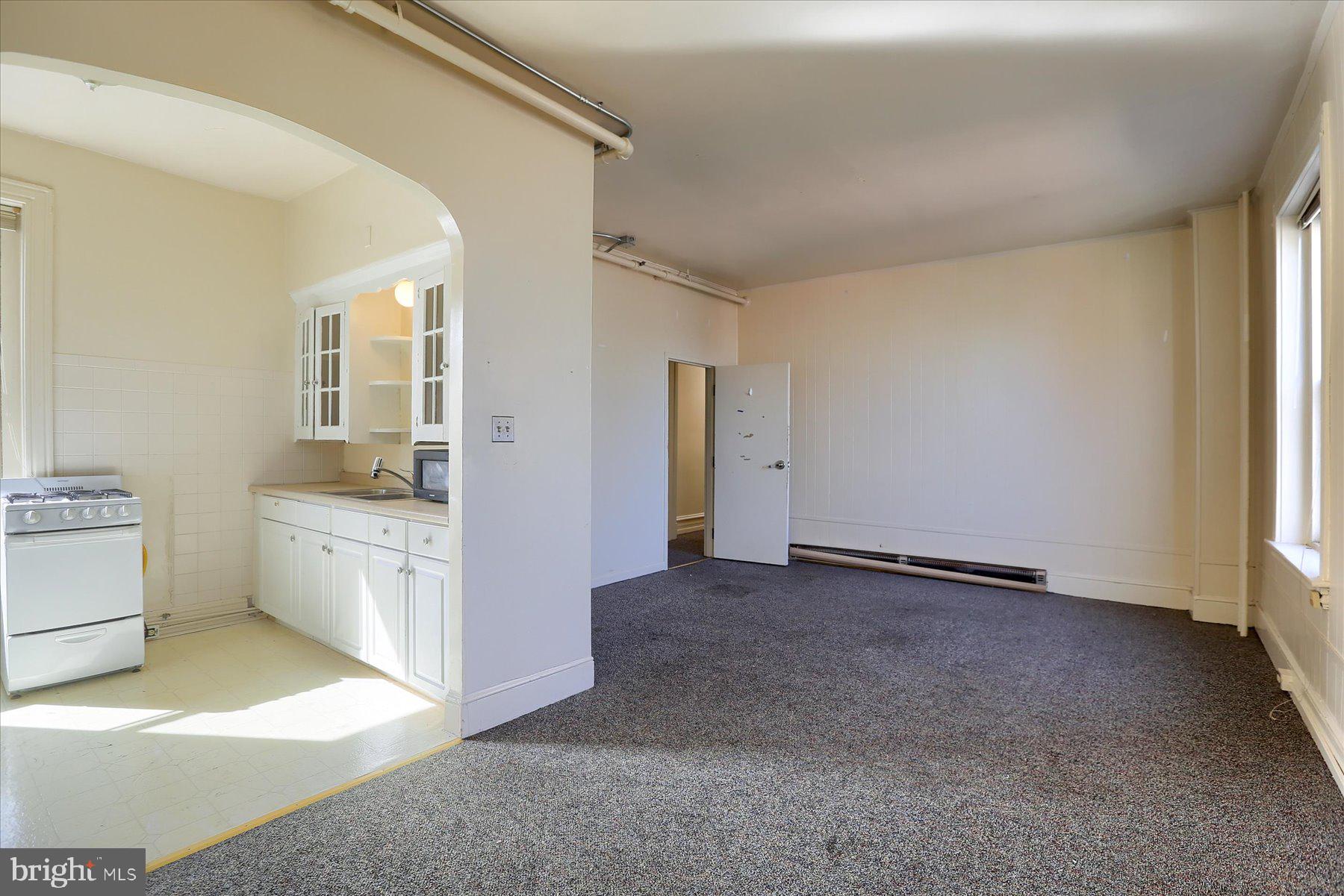 COLLEGE HILL - Commercial Sale