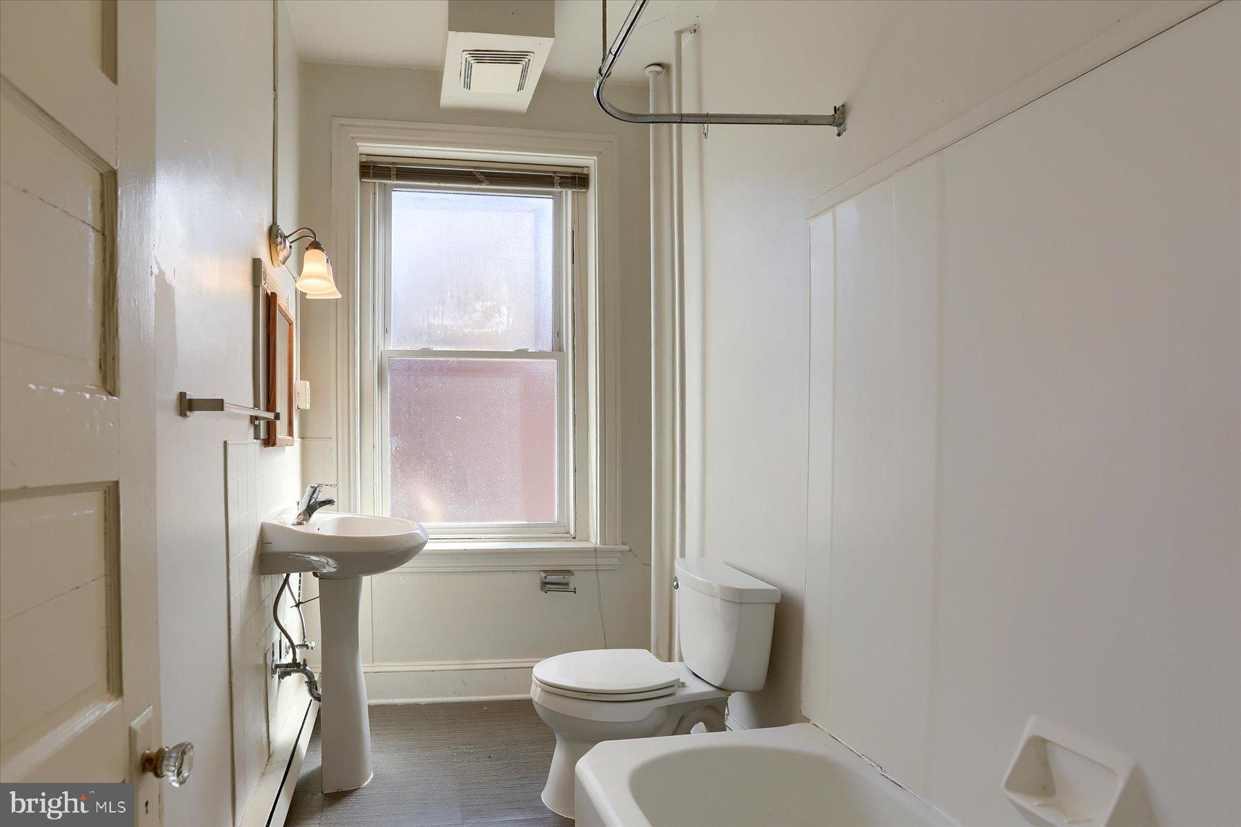 COLLEGE HILL - Commercial Sale