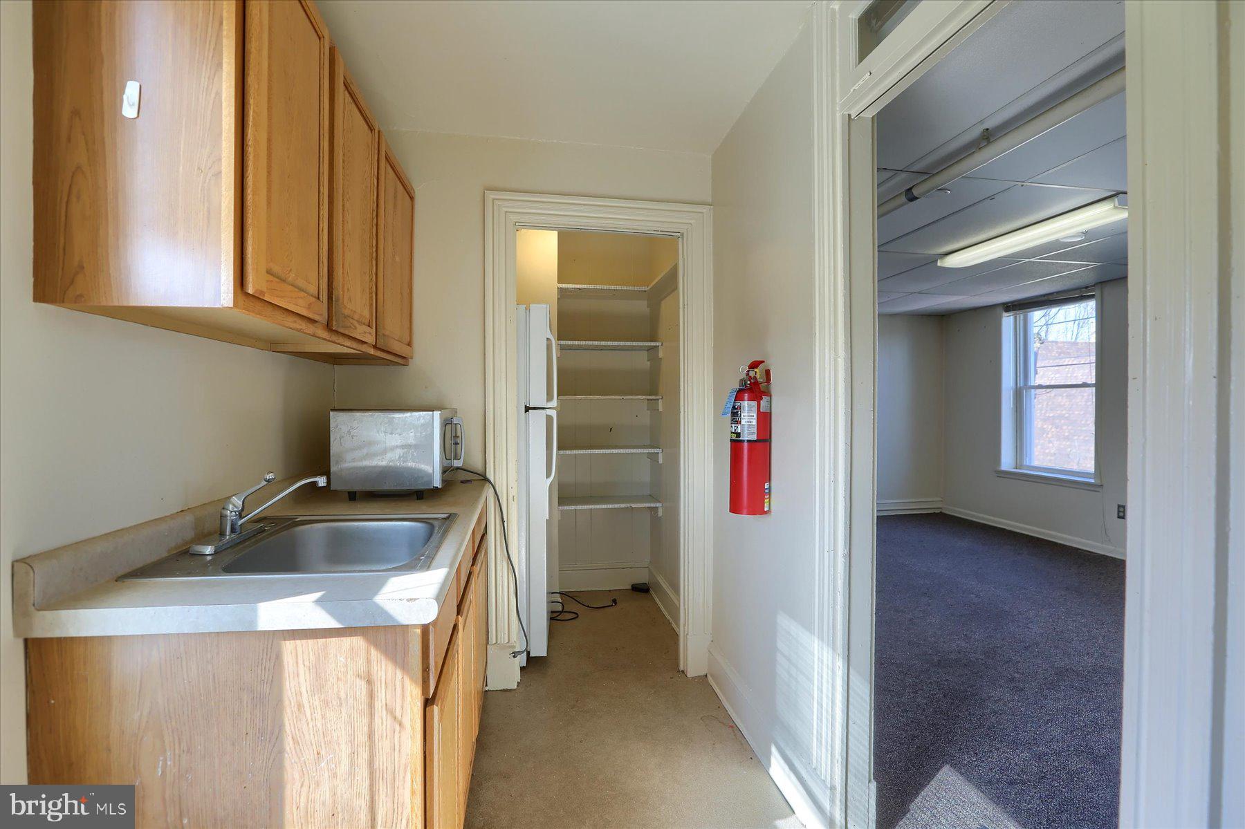 COLLEGE HILL - Commercial Sale