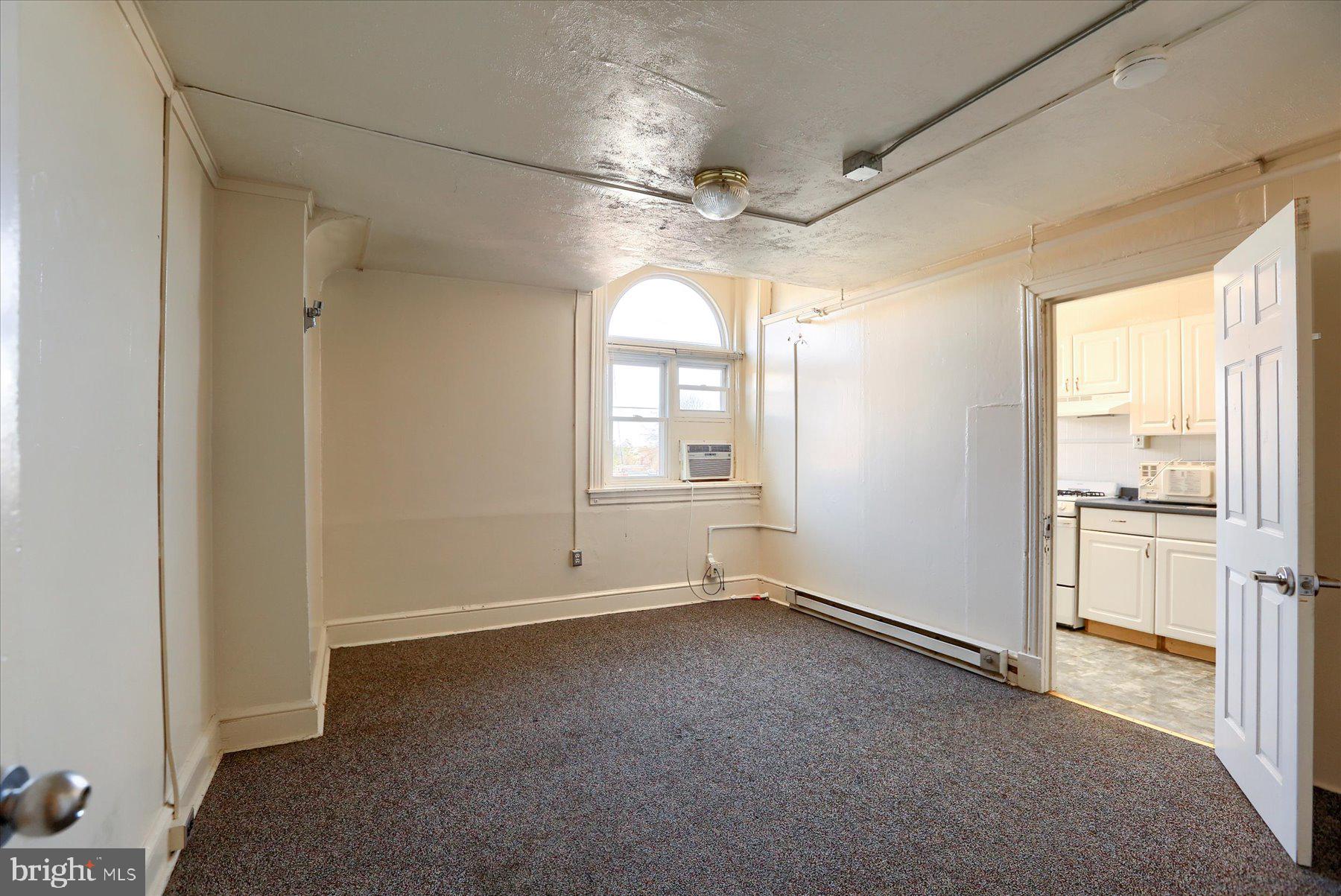 COLLEGE HILL - Commercial Sale