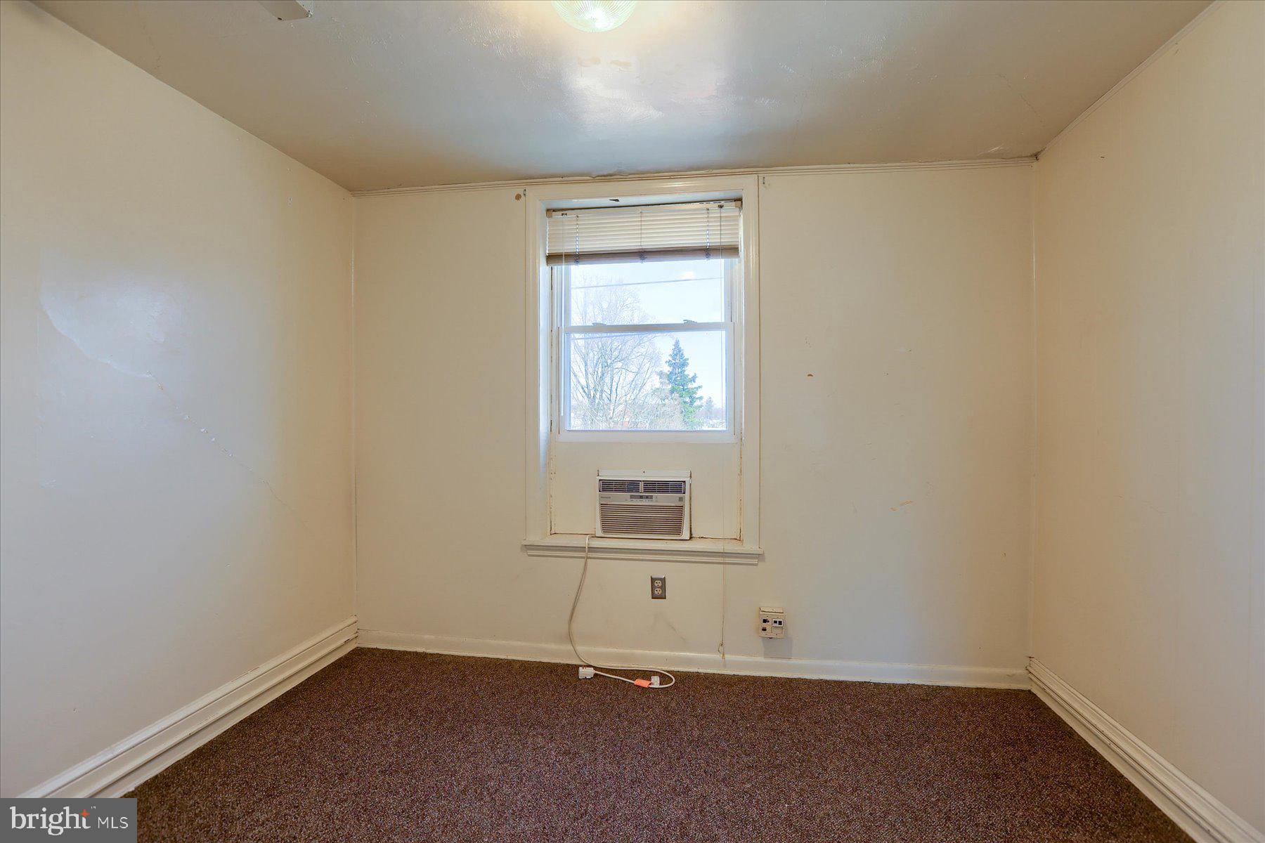 COLLEGE HILL - Commercial Sale