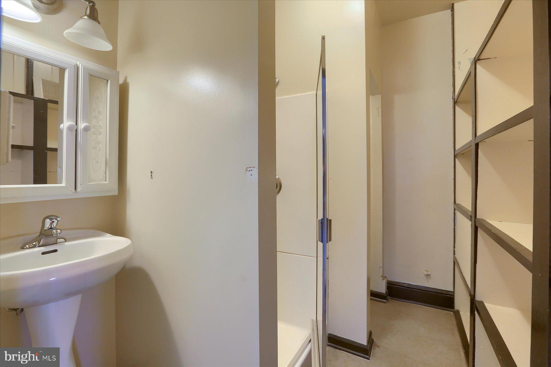 COLLEGE HILL - Commercial Sale