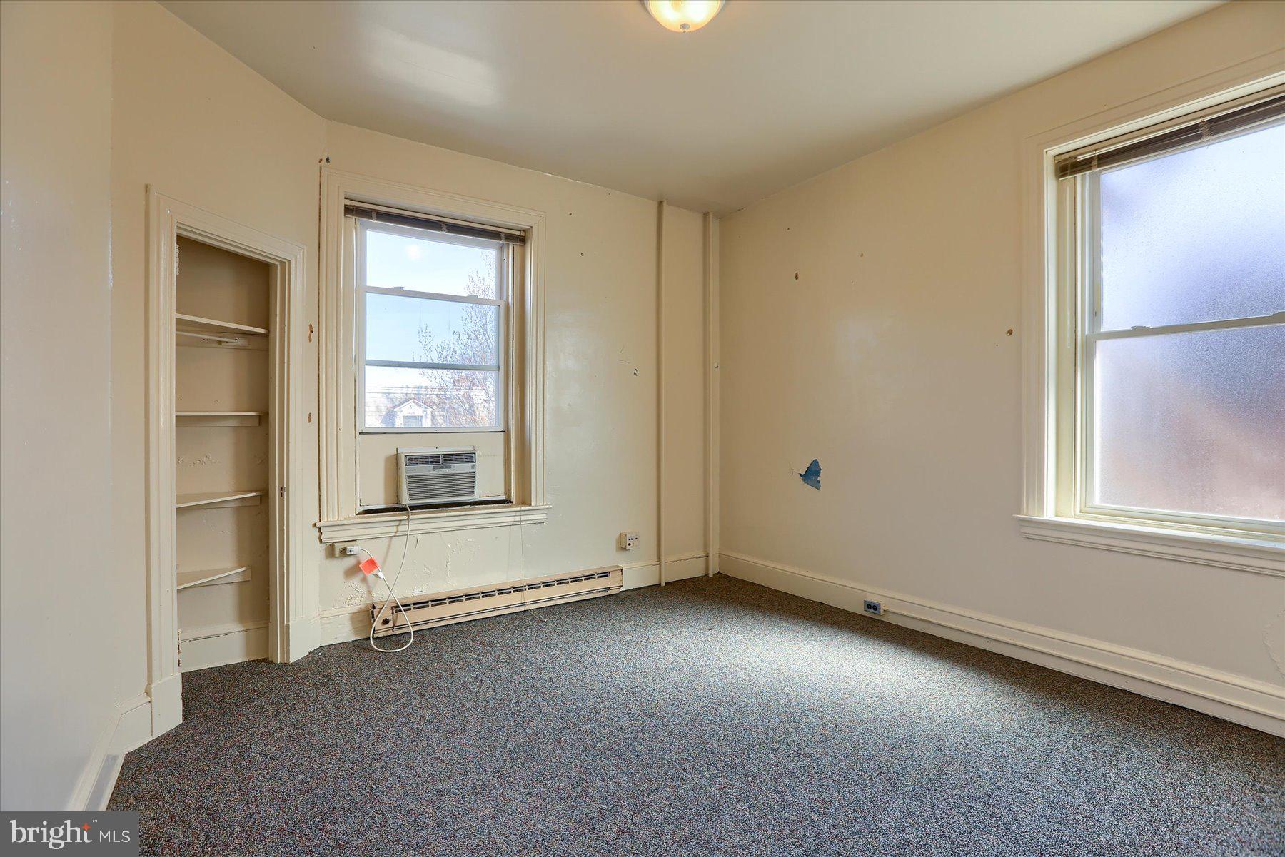 COLLEGE HILL - Commercial Sale