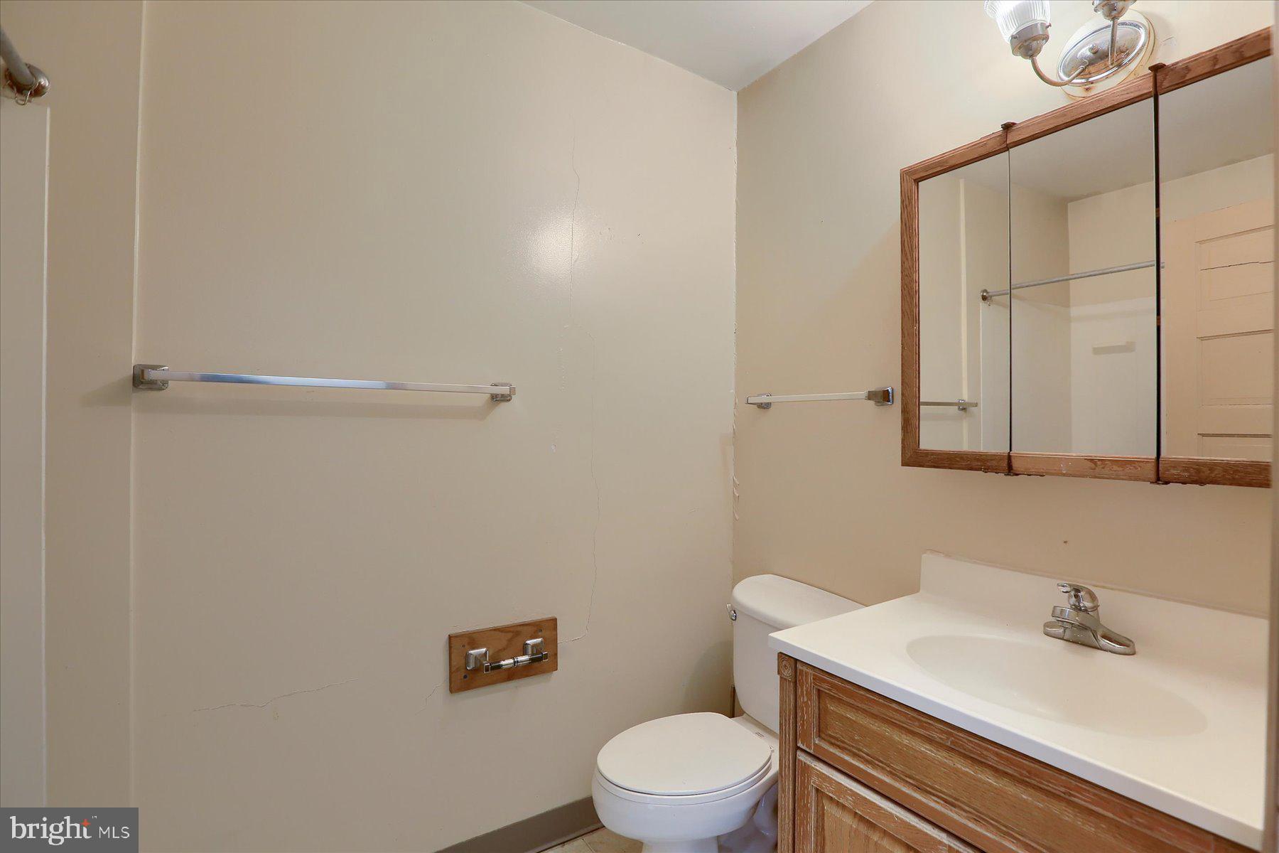 COLLEGE HILL - Commercial Sale