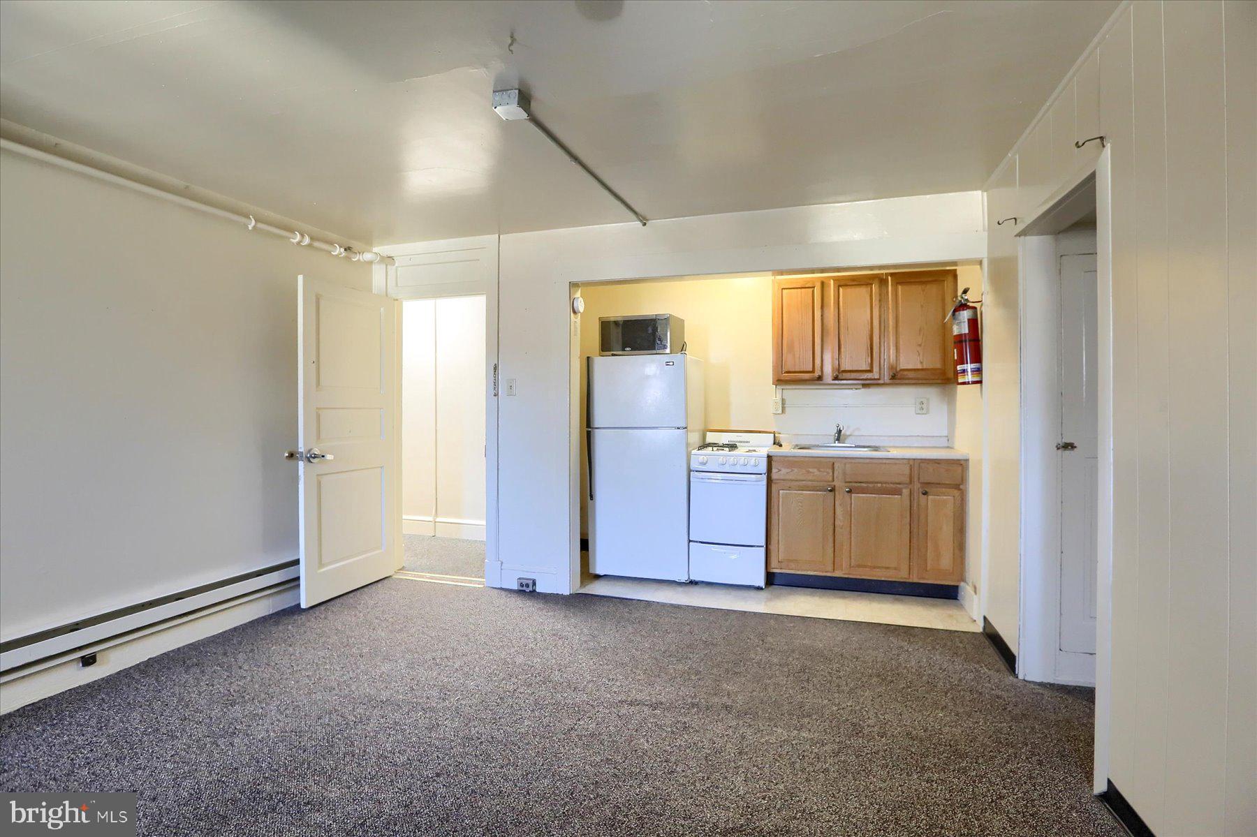 COLLEGE HILL - Commercial Sale