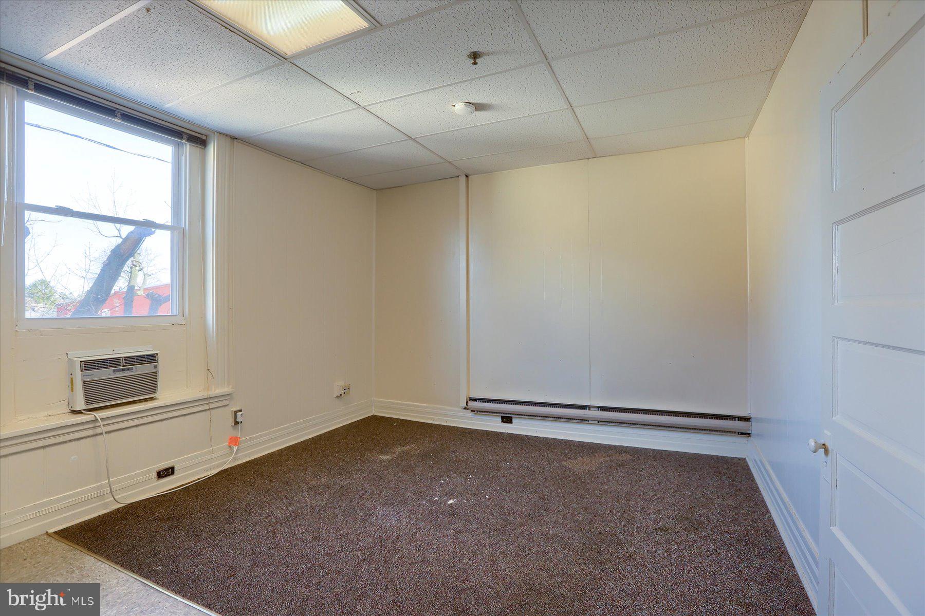 COLLEGE HILL - Commercial Sale