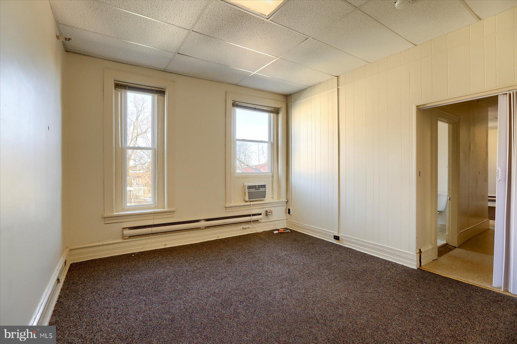 COLLEGE HILL - Commercial Sale